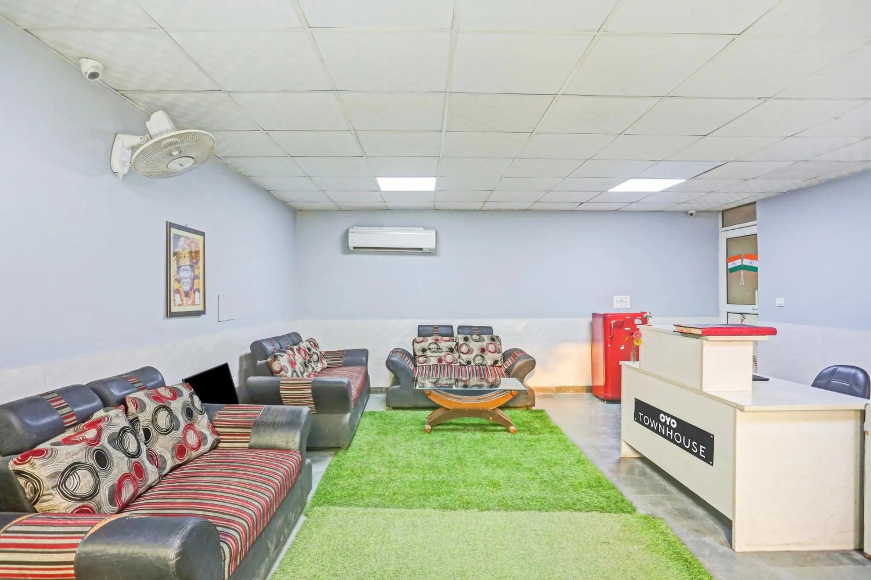 Lobby or reception in Townhouse Zodiac Near Botanic Garden of Indian Republic