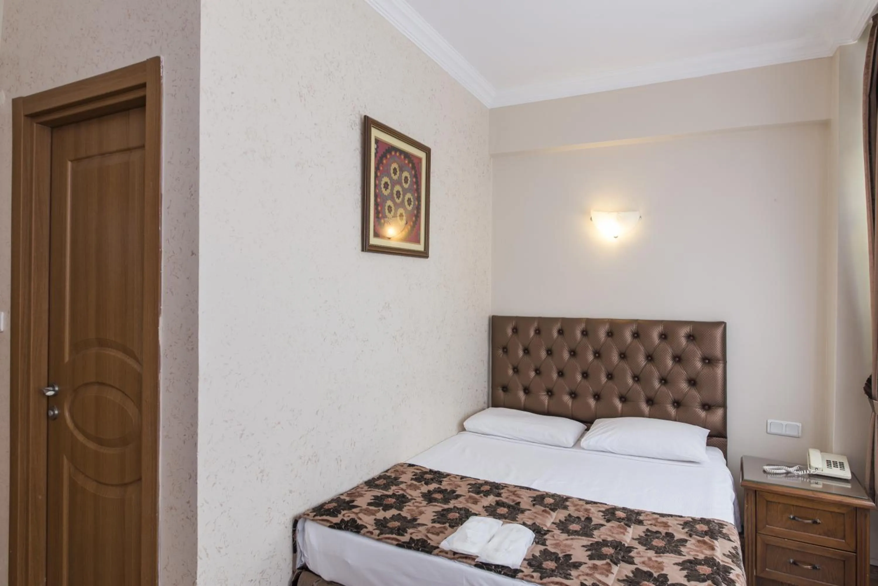 Photo of the whole room in Sultan's Inn