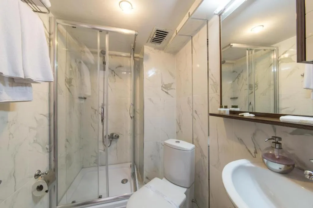 Bathroom in Sultan's Inn