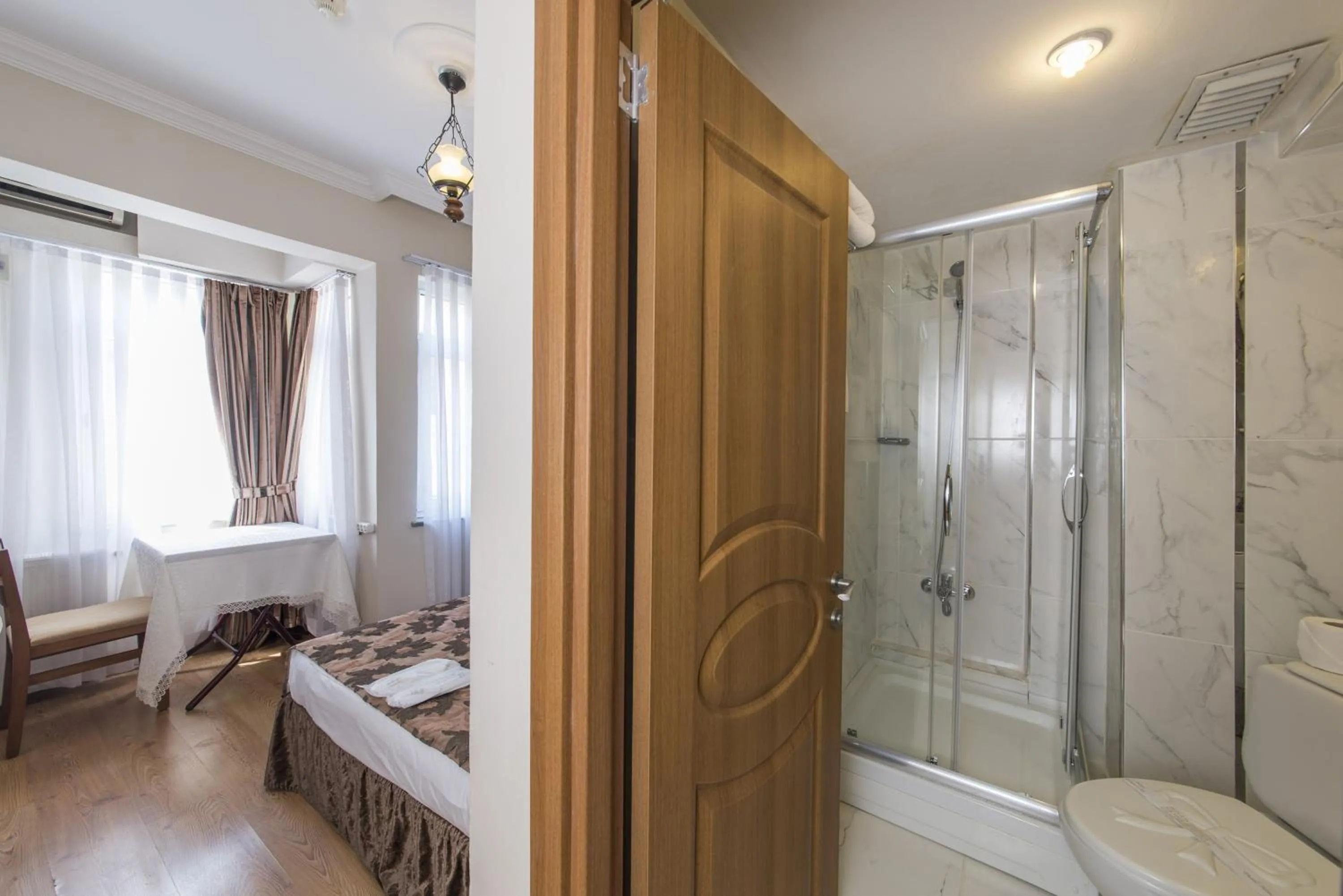 Day, Bathroom in Sultan's Inn