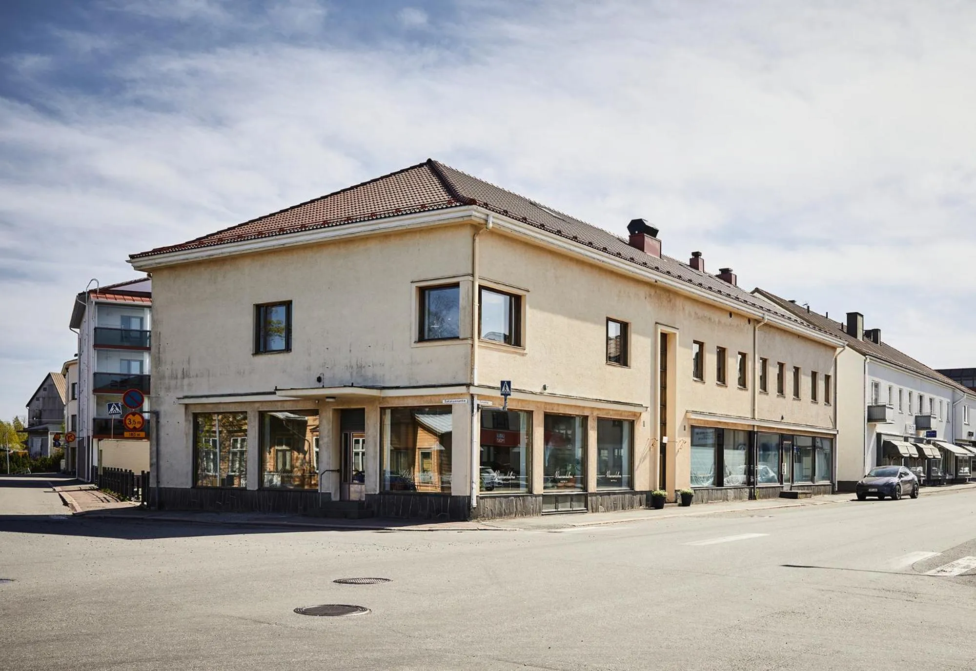 Property building in Hotelli Vihannonkulma