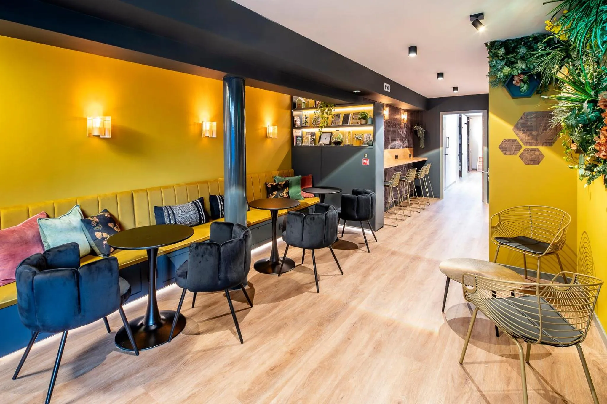 Communal lounge/ TV room in The Bee Hostel