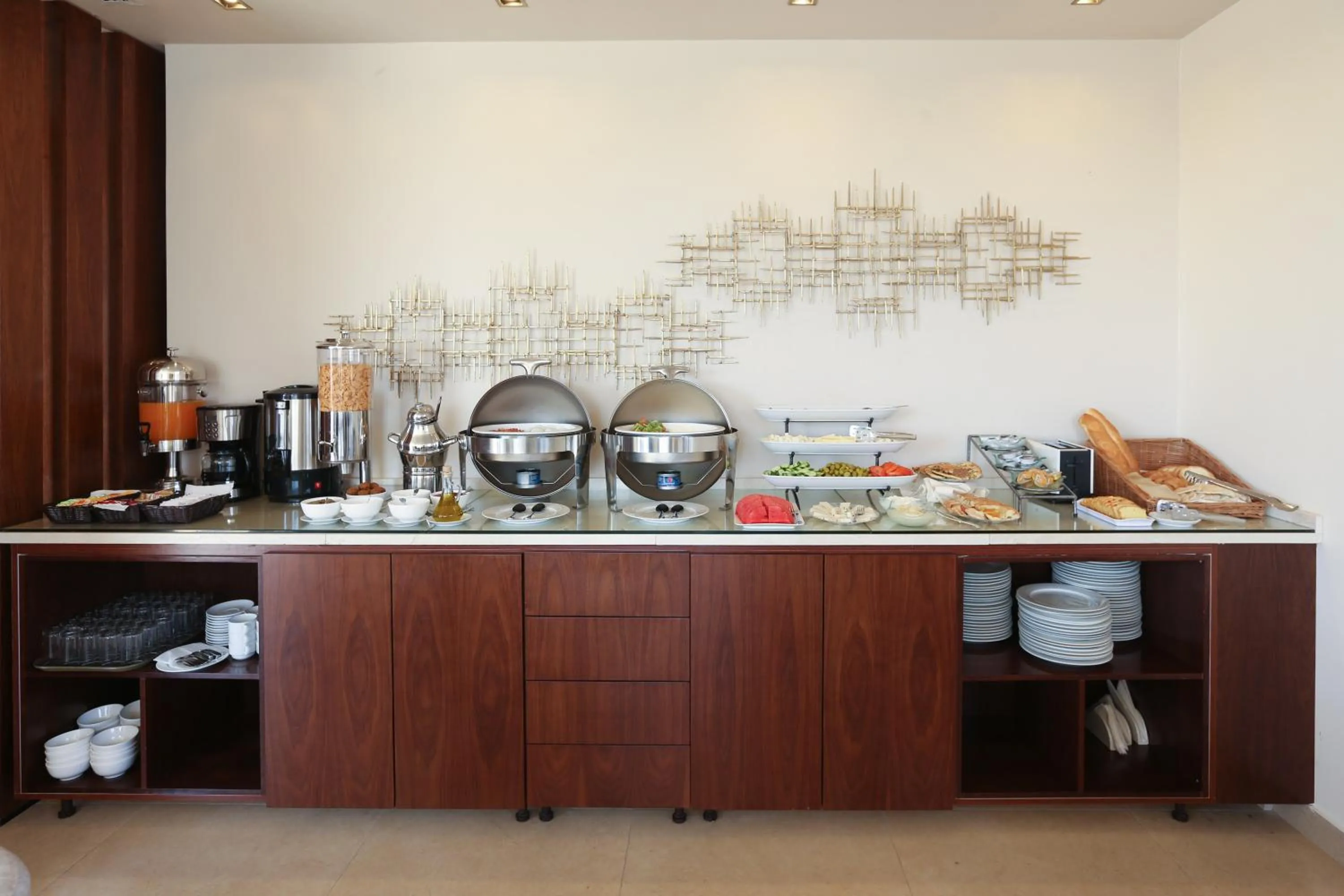 Breakfast in Khuttar Apartment