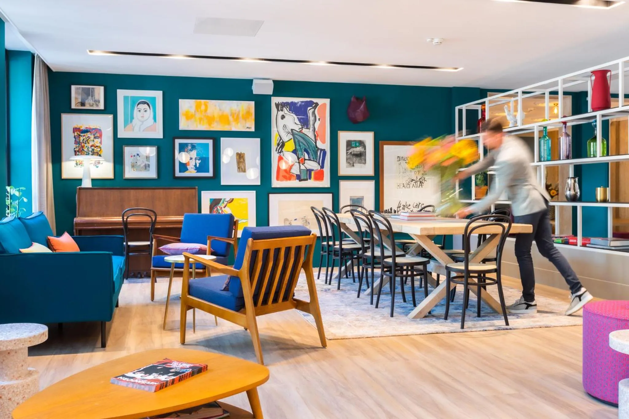 Communal lounge/ TV room in Vie Via - Your Hotel