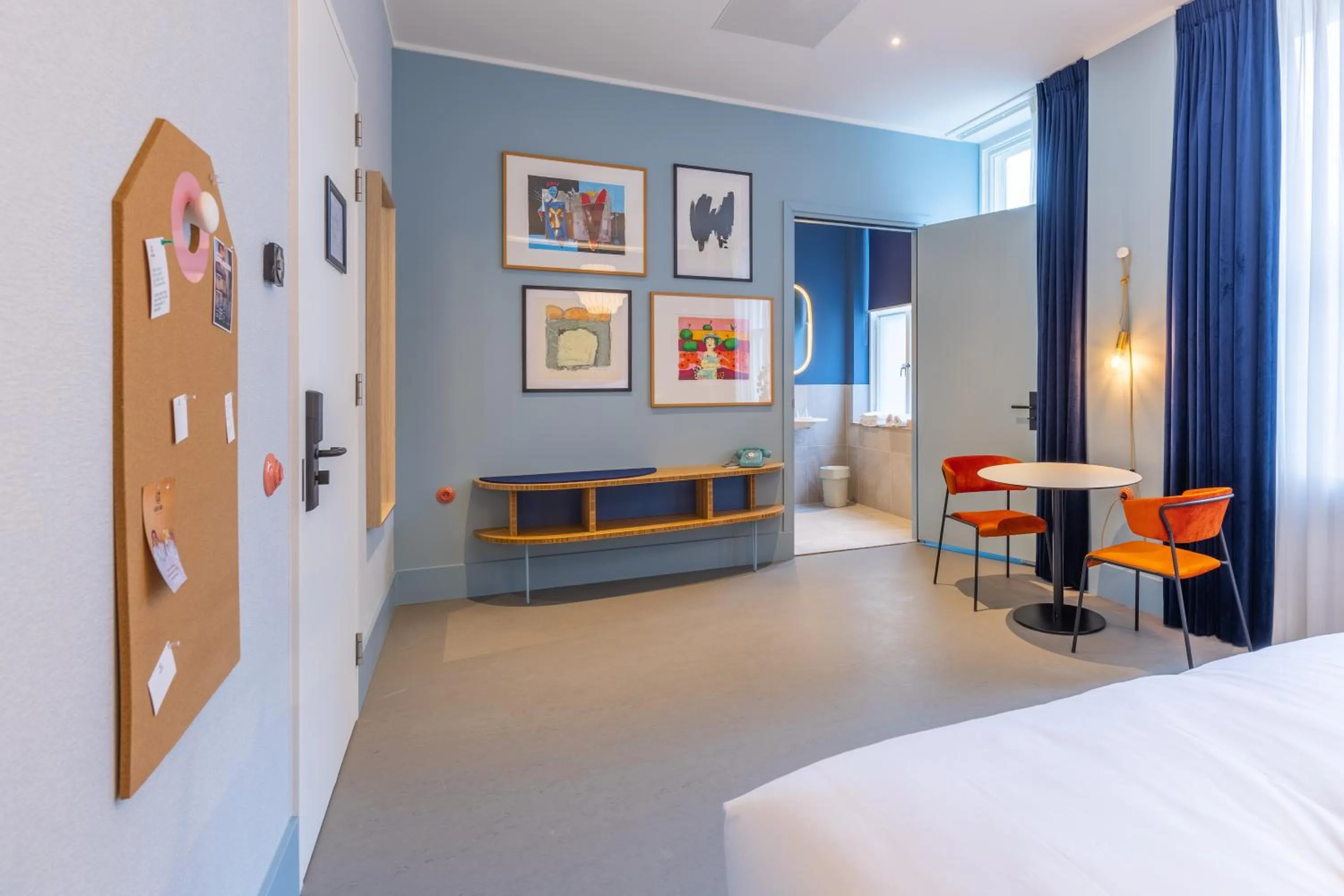 Photo of the whole room, Bed in Vie Via - Your Hotel