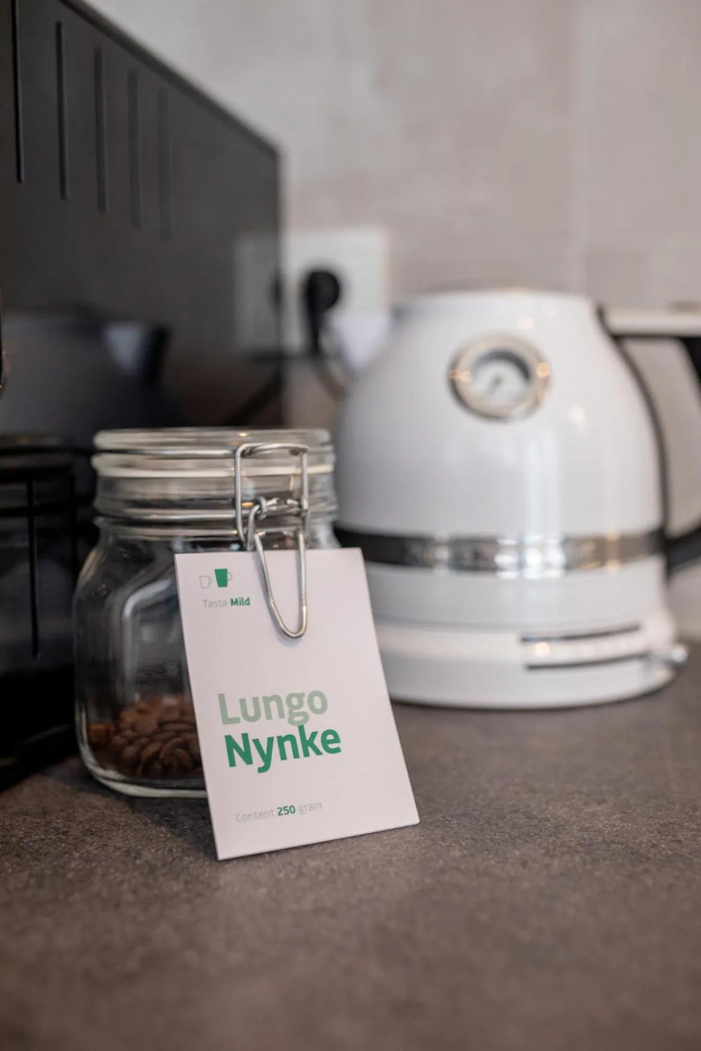 Coffee/tea facilities in Vie Via - Your Hotel