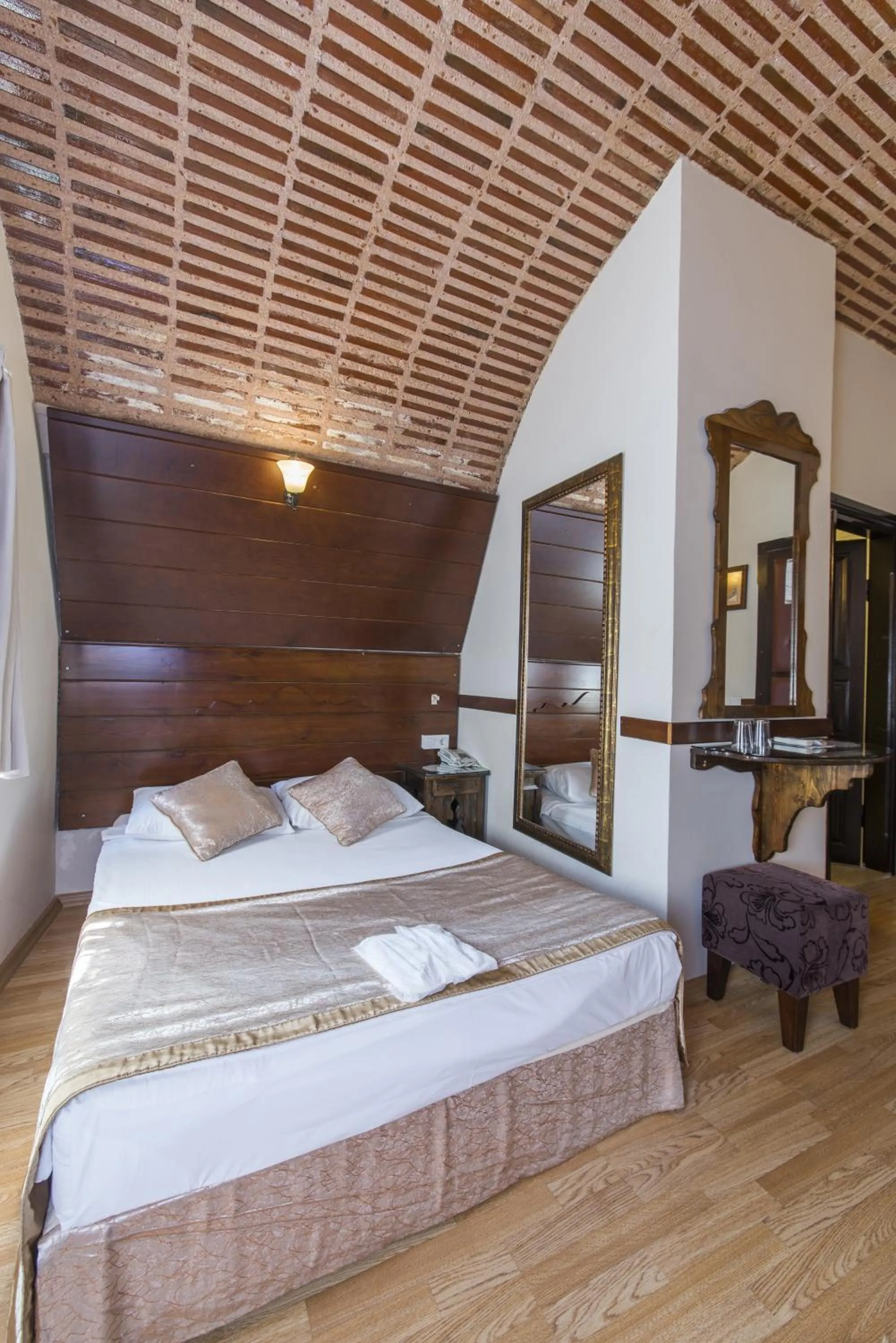 Bedroom, Bed in Naz Wooden House Inn