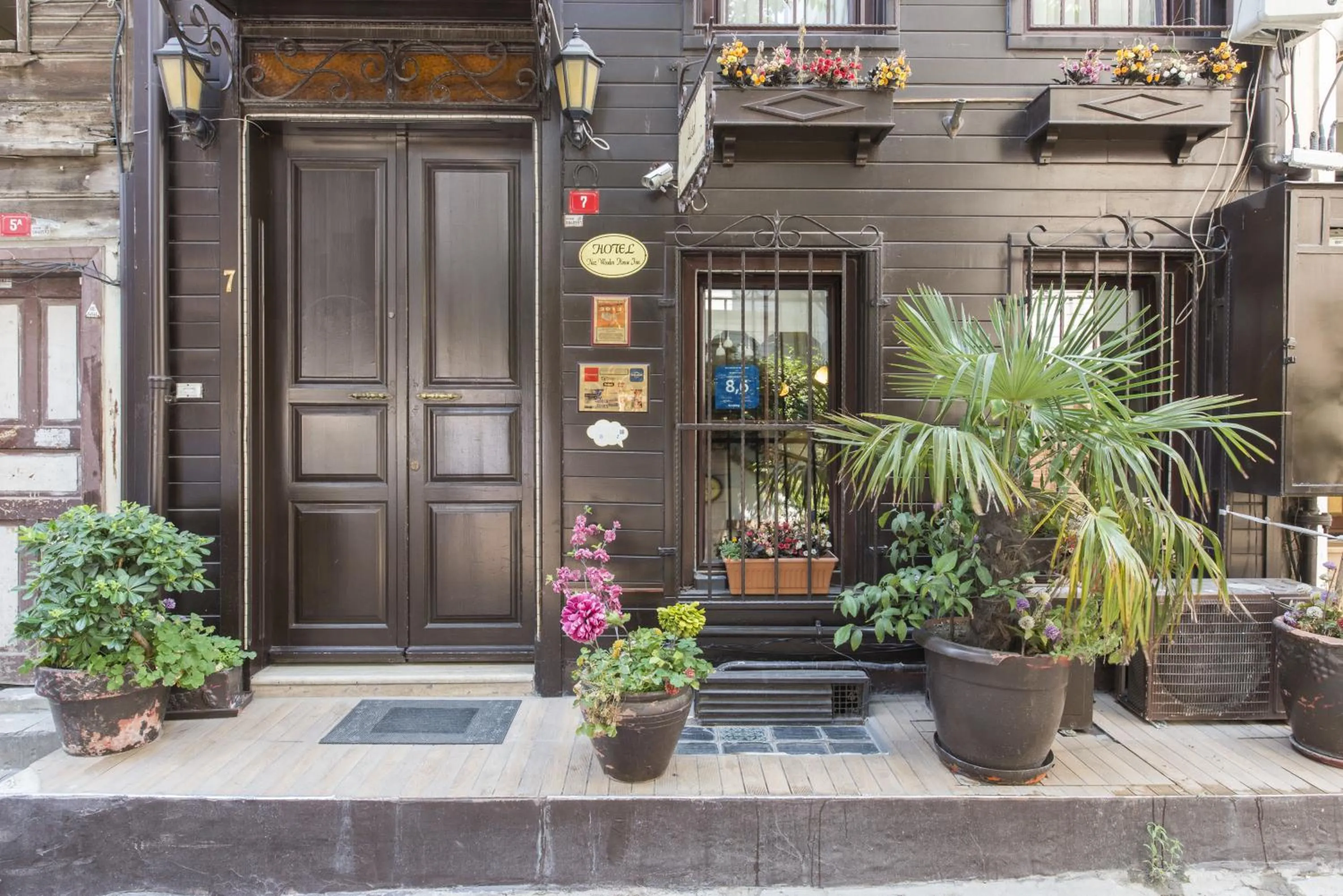 Facade/entrance in Naz Wooden House Inn