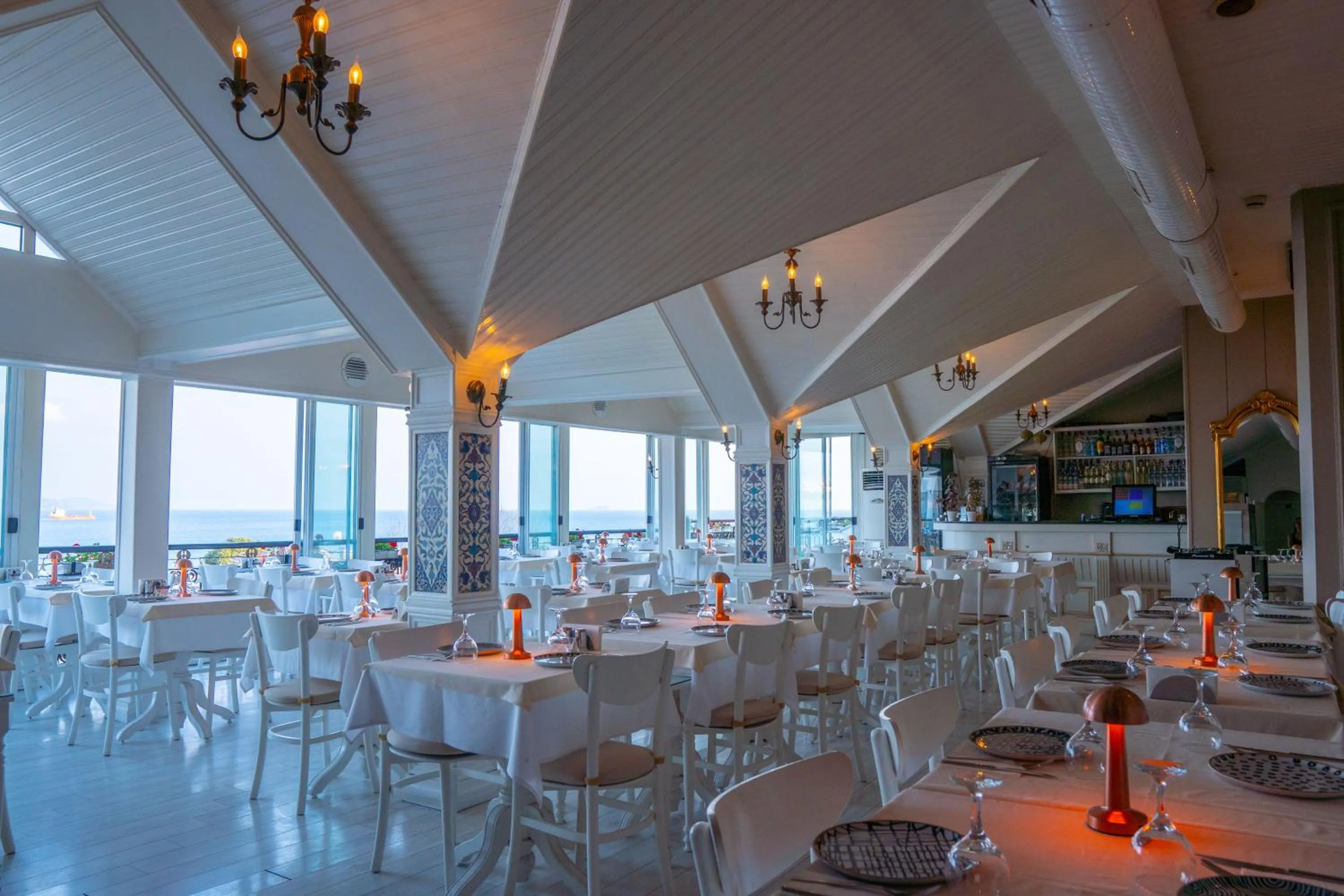 Restaurant/places to eat in Avicenna Hotel Sultanahmet