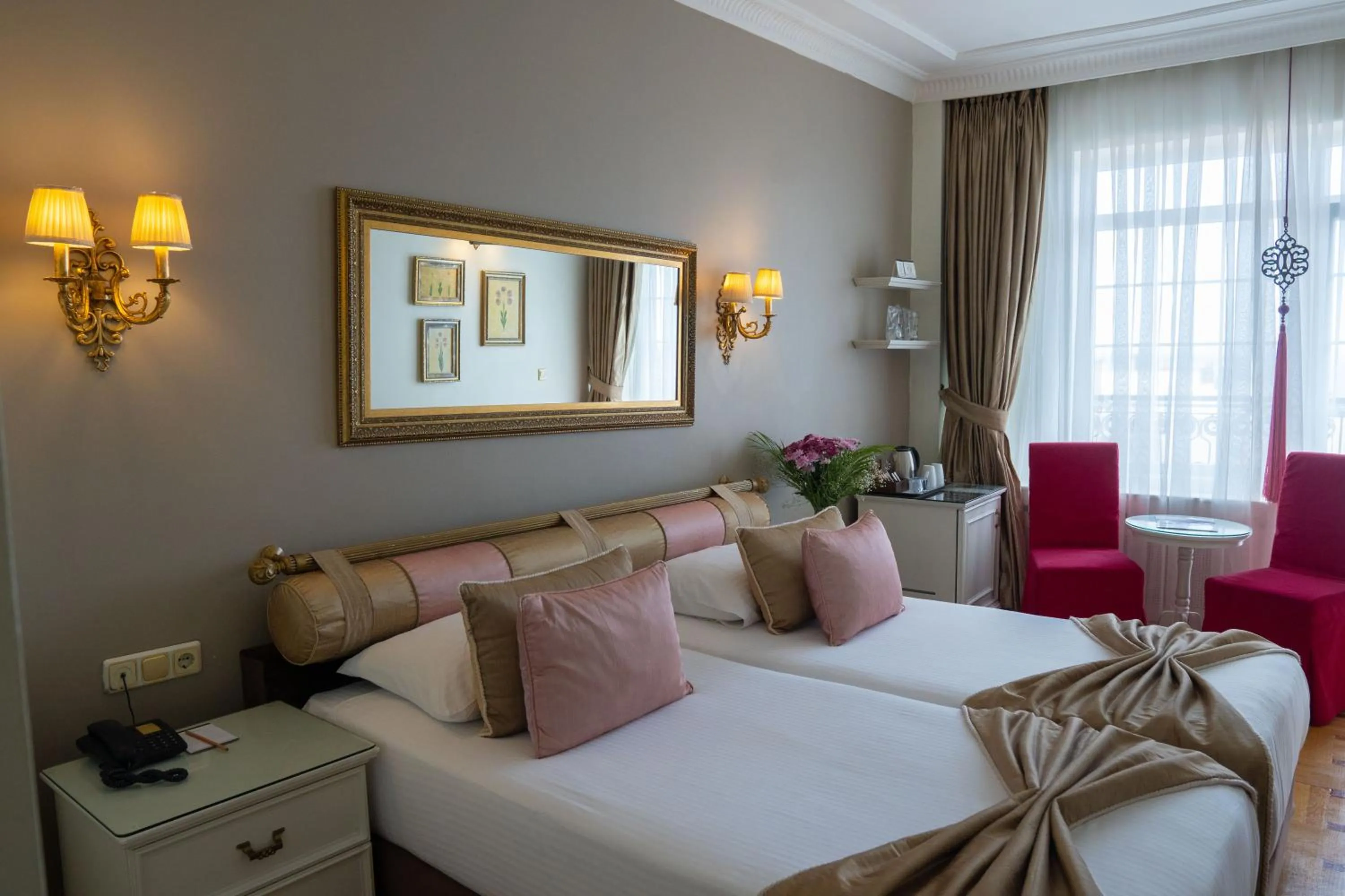 Photo of the whole room, Bed in Avicenna Hotel Sultanahmet