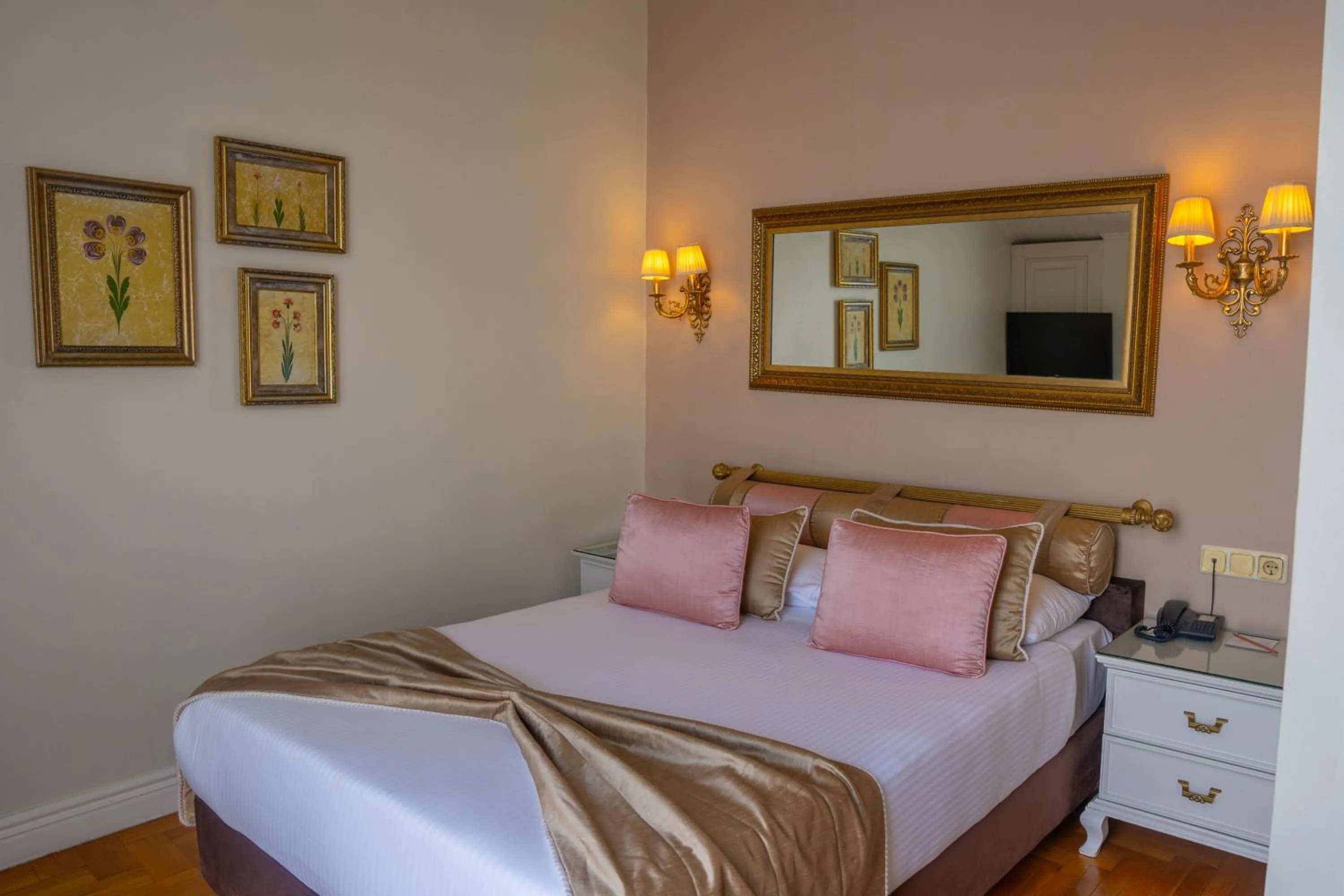 Bed in Avicenna Hotel Sultanahmet