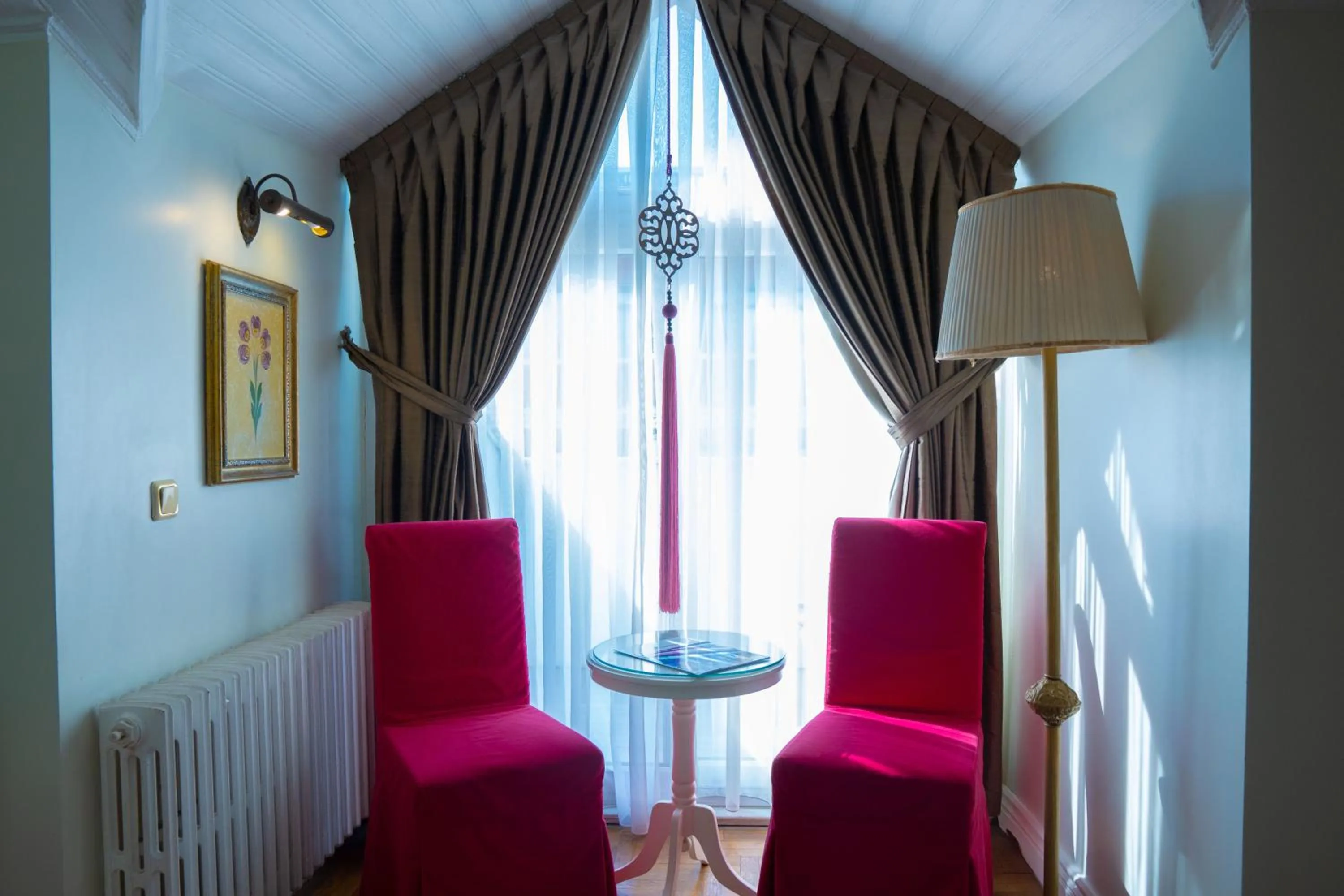 Photo of the whole room in Avicenna Hotel Sultanahmet