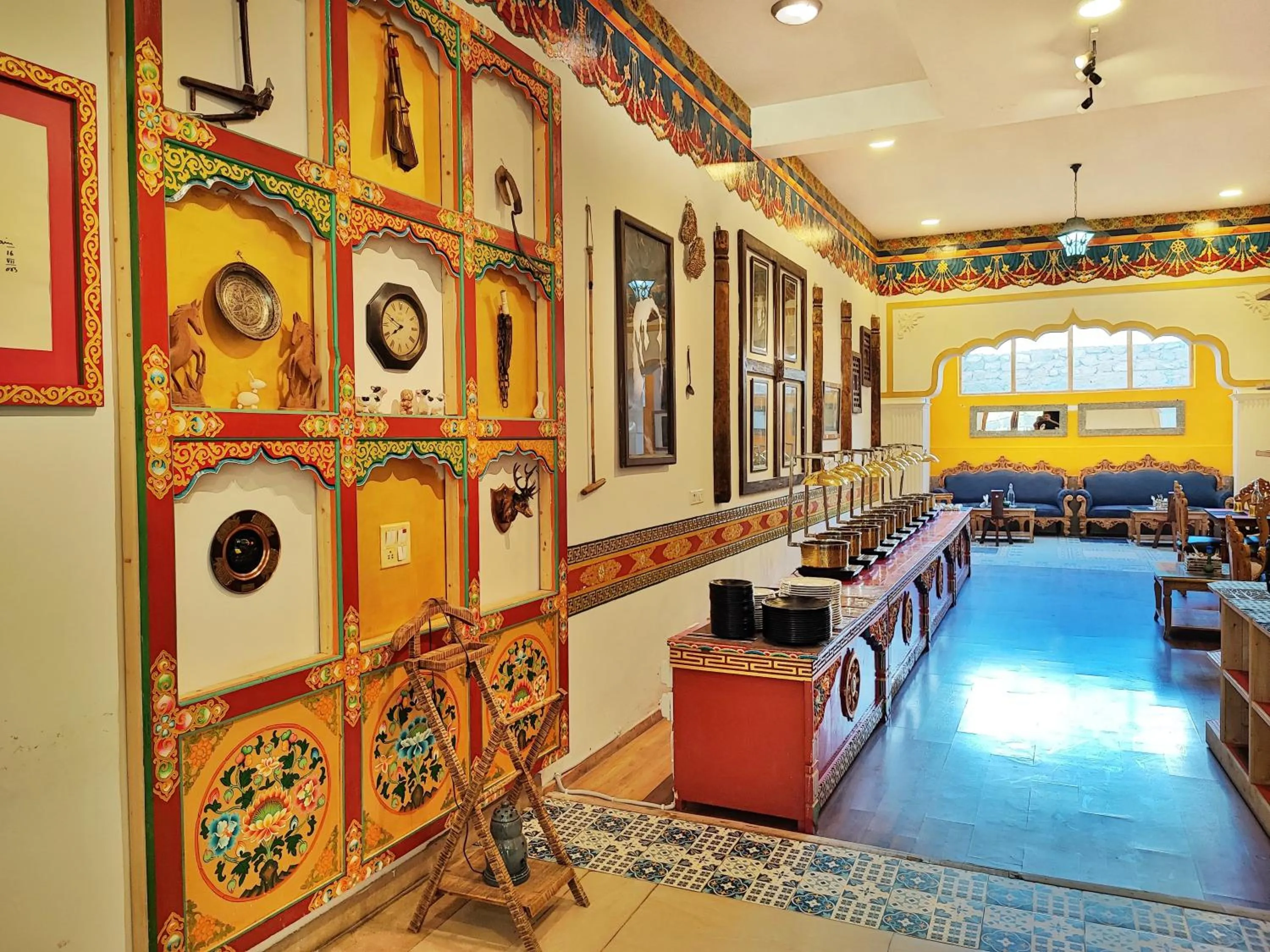 Restaurant/places to eat in Hotel Grand Himalaya