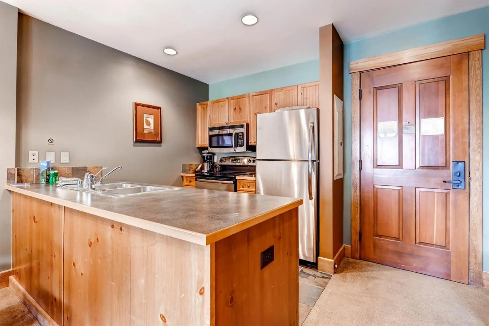 Bedroom in Beautiful 1 Bedroom Mountain Condo In River Run Village With Hot Tub Access And Walking Distance To The Gondola