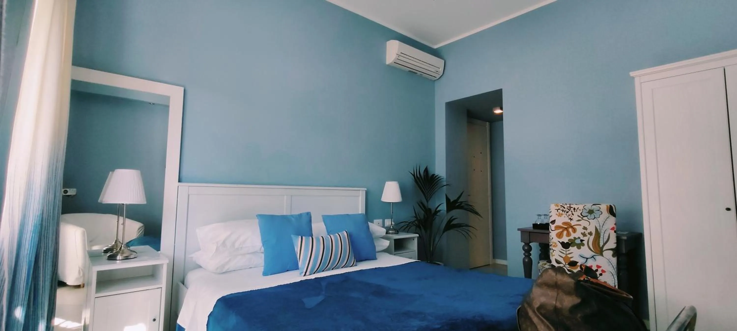 Bed in 120 Rodionoff Centro- Eleganza e Facilità di Accesso a Aeroporto e Spiaggia Mondello