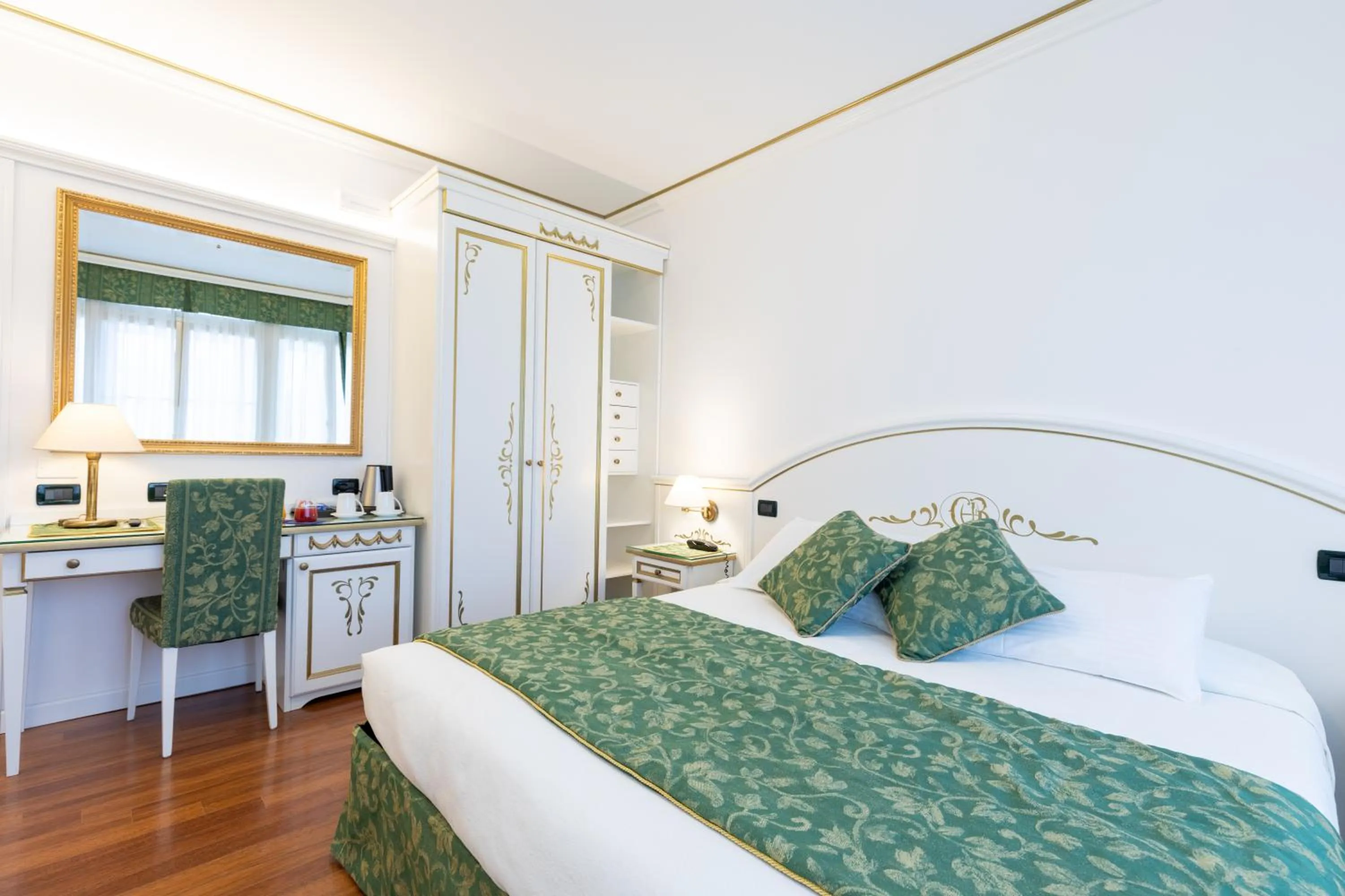 Bed in Hotel Croce Bianca