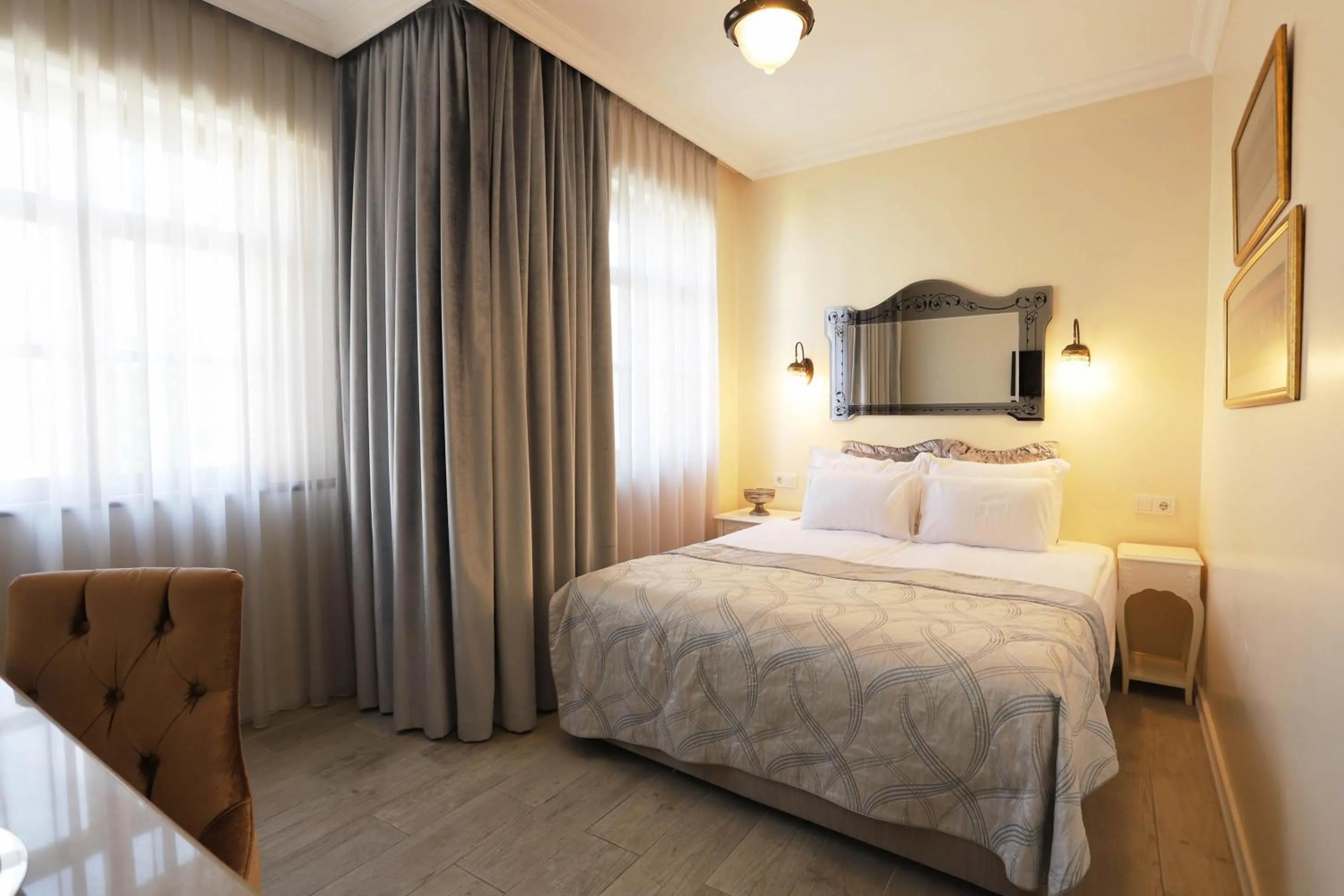 Bedroom, Bed in Celal Sultan Hotel Special Class