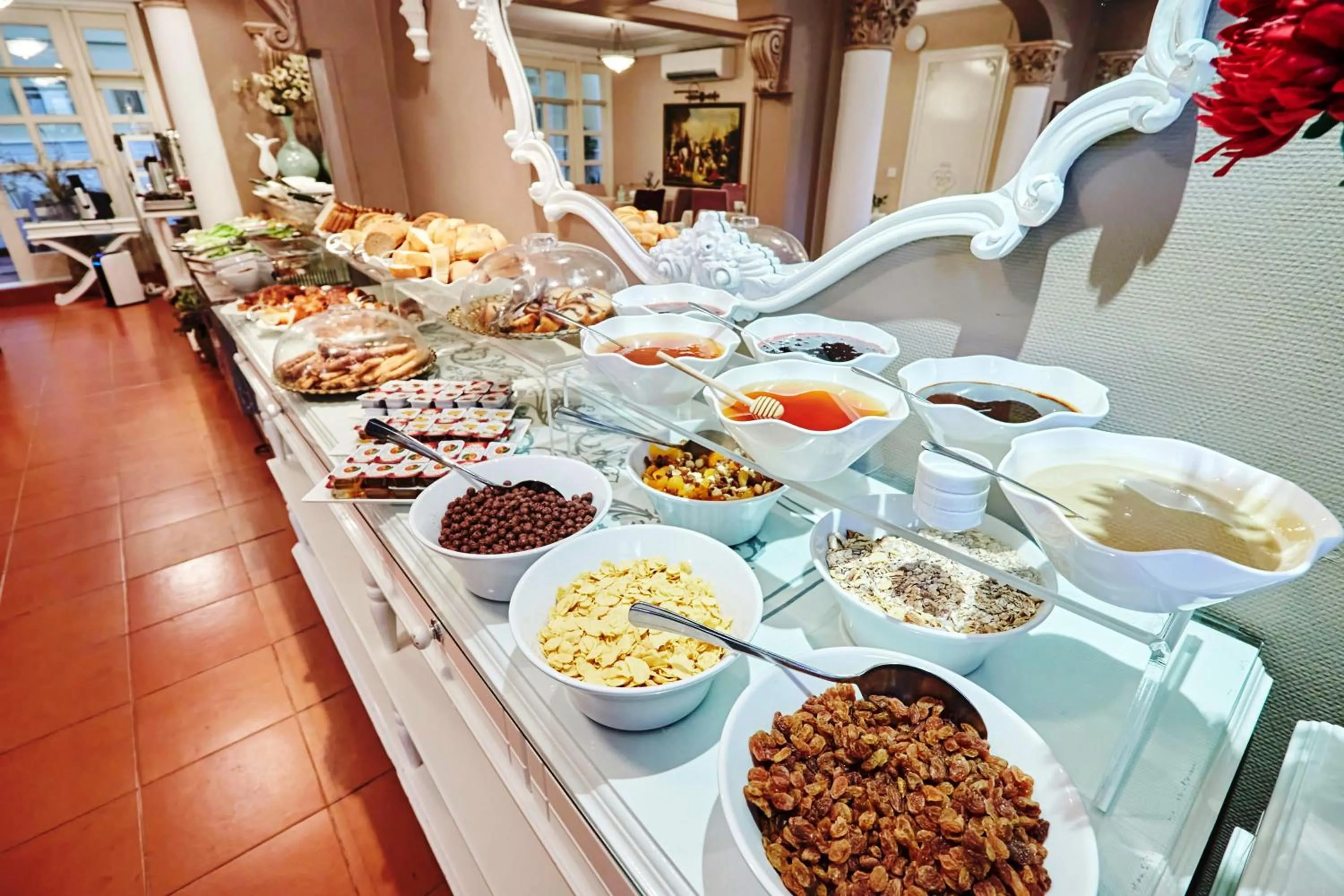 Buffet breakfast in Celal Sultan Hotel Special Class