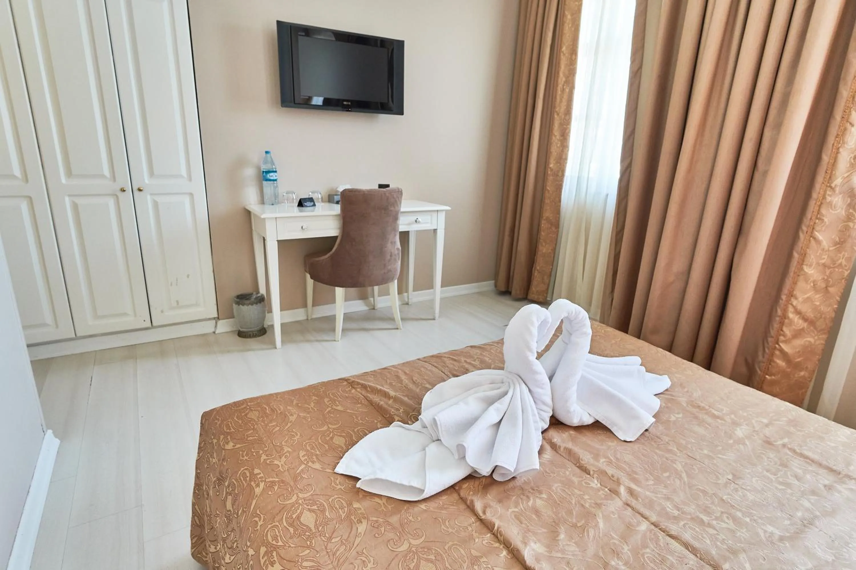 Bedroom, Bed in Celal Sultan Hotel Special Class