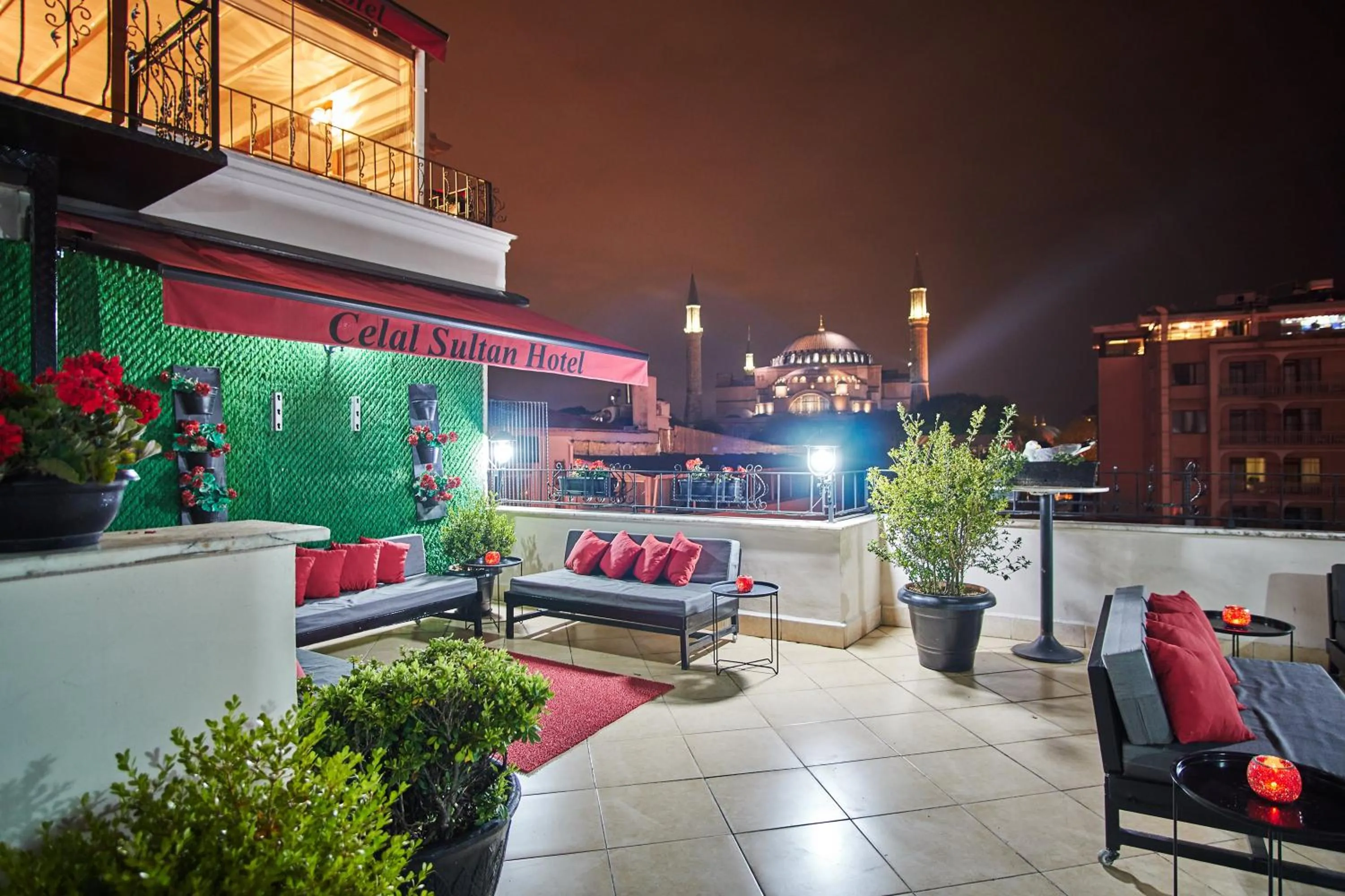 Restaurant/places to eat in Celal Sultan Hotel Special Class