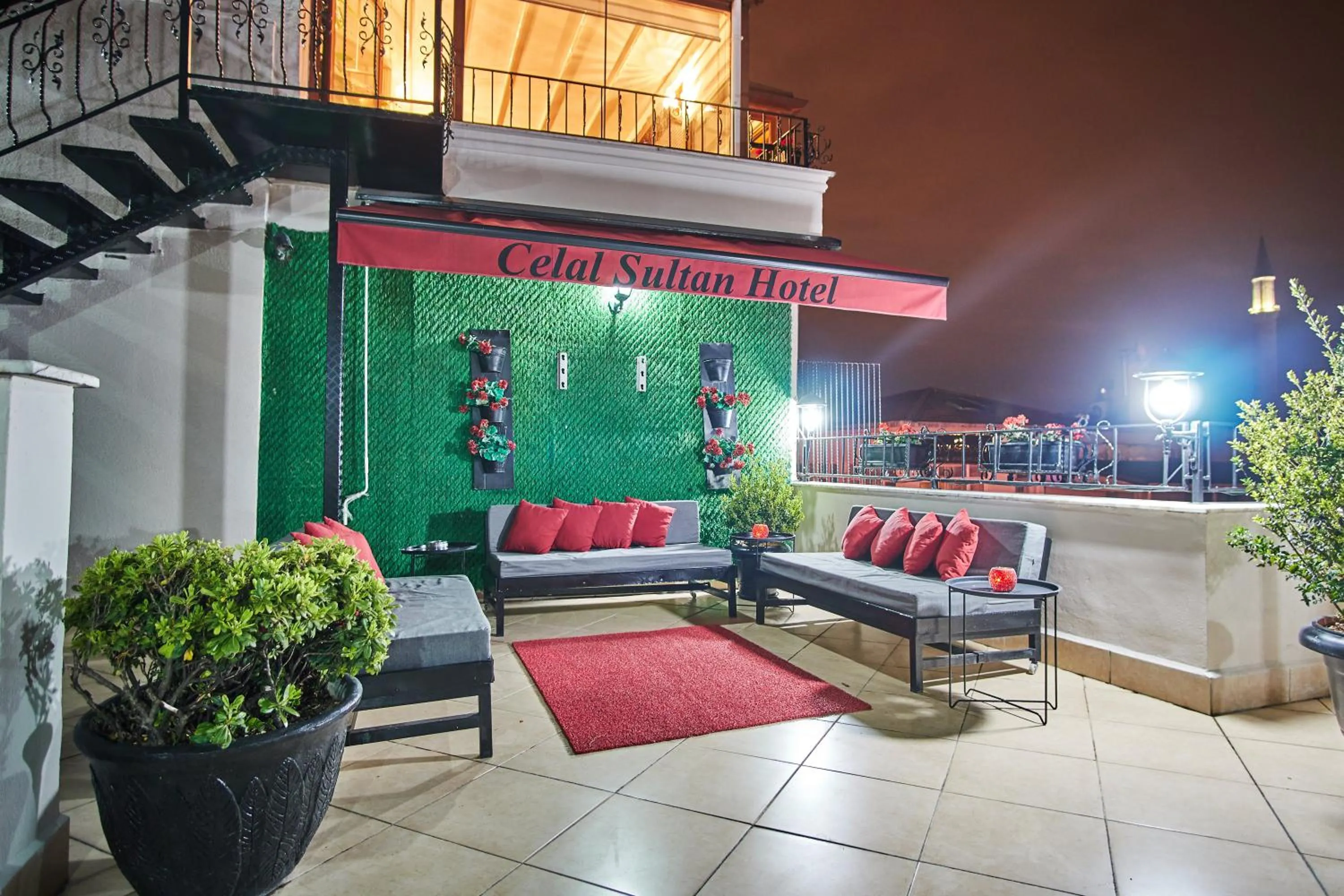 Restaurant/places to eat in Celal Sultan Hotel Special Class