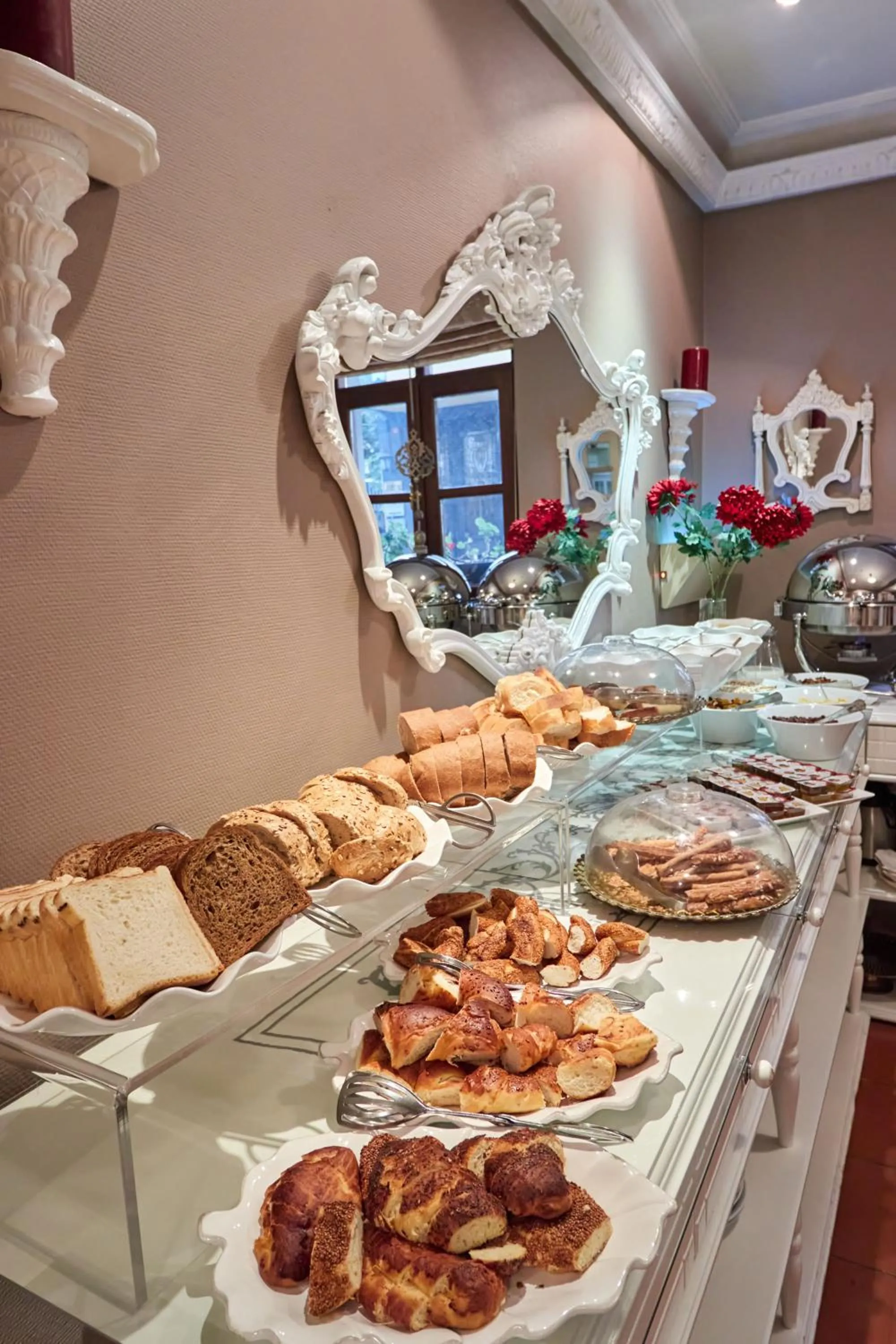 Buffet breakfast in Celal Sultan Hotel Special Class