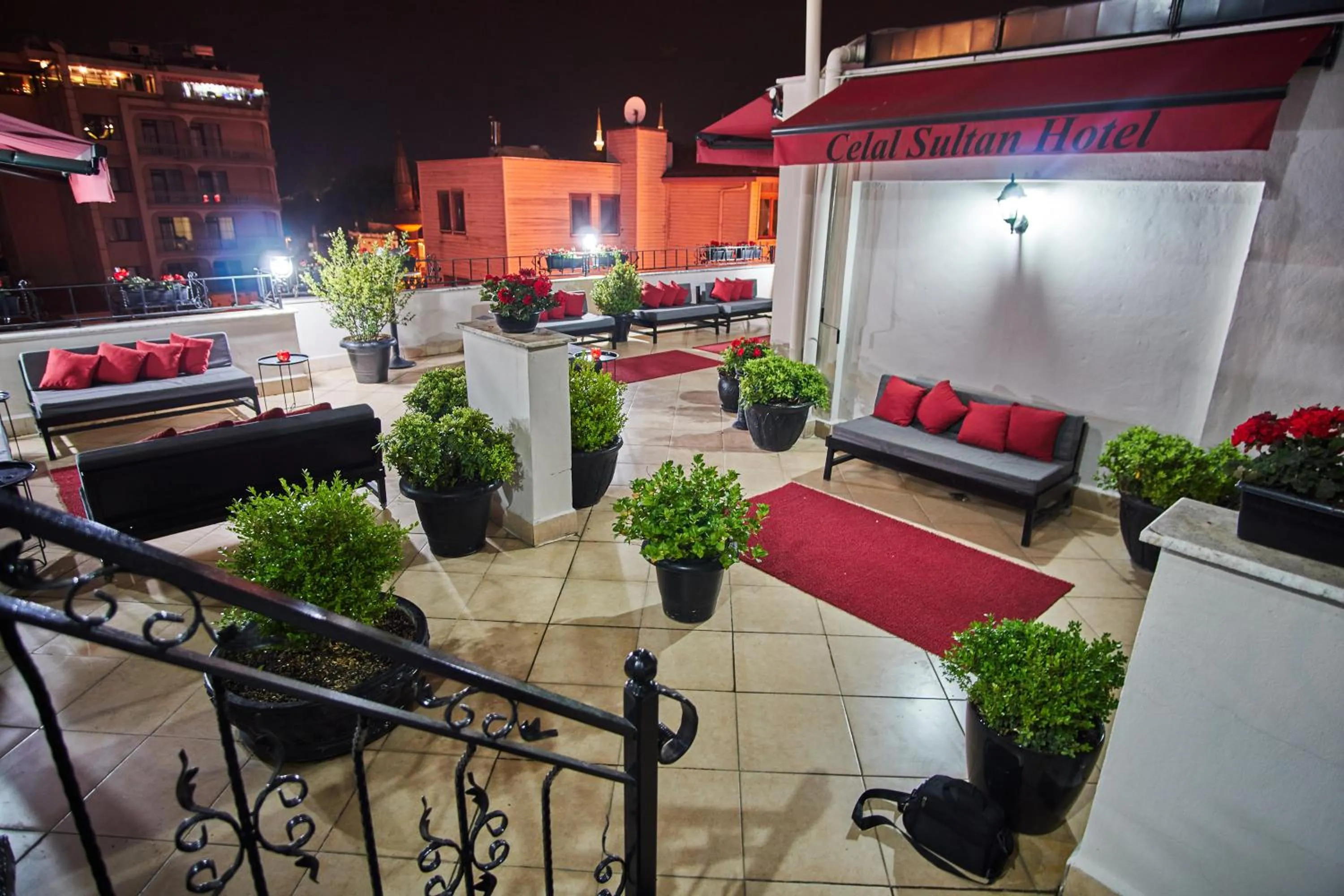 Restaurant/places to eat in Celal Sultan Hotel Special Class