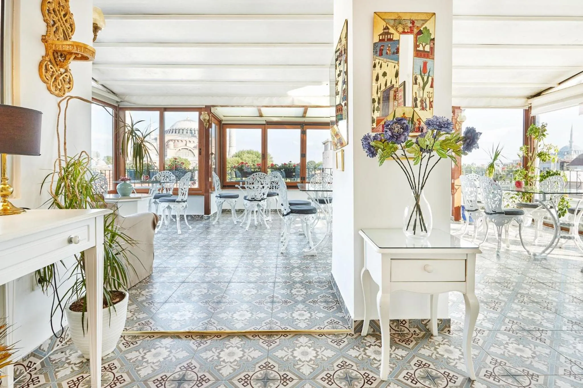 Restaurant/places to eat in Celal Sultan Hotel Special Class