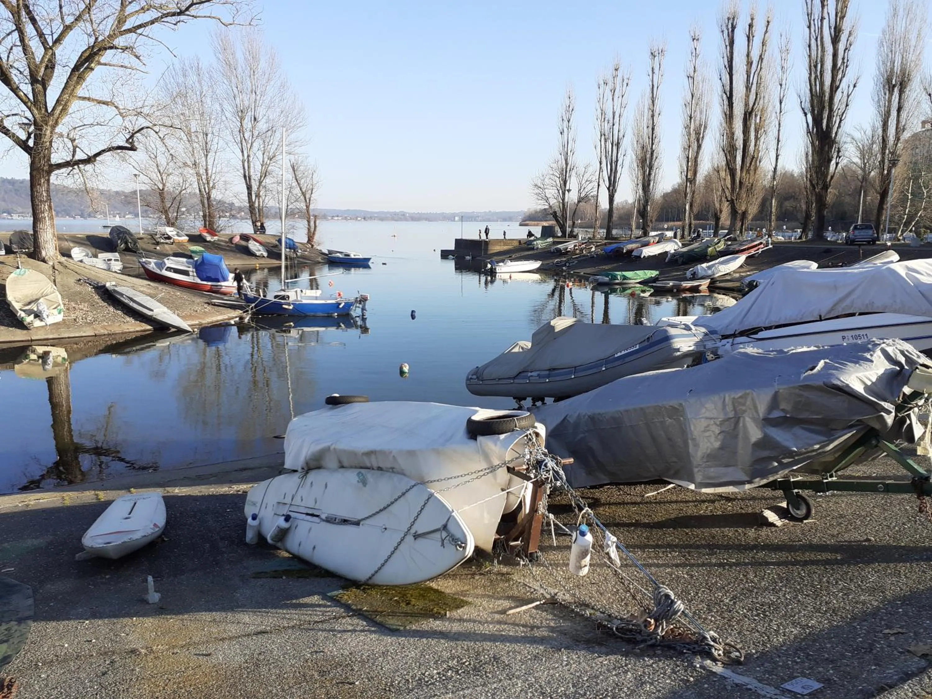 Nearby landmark in Room country-lake