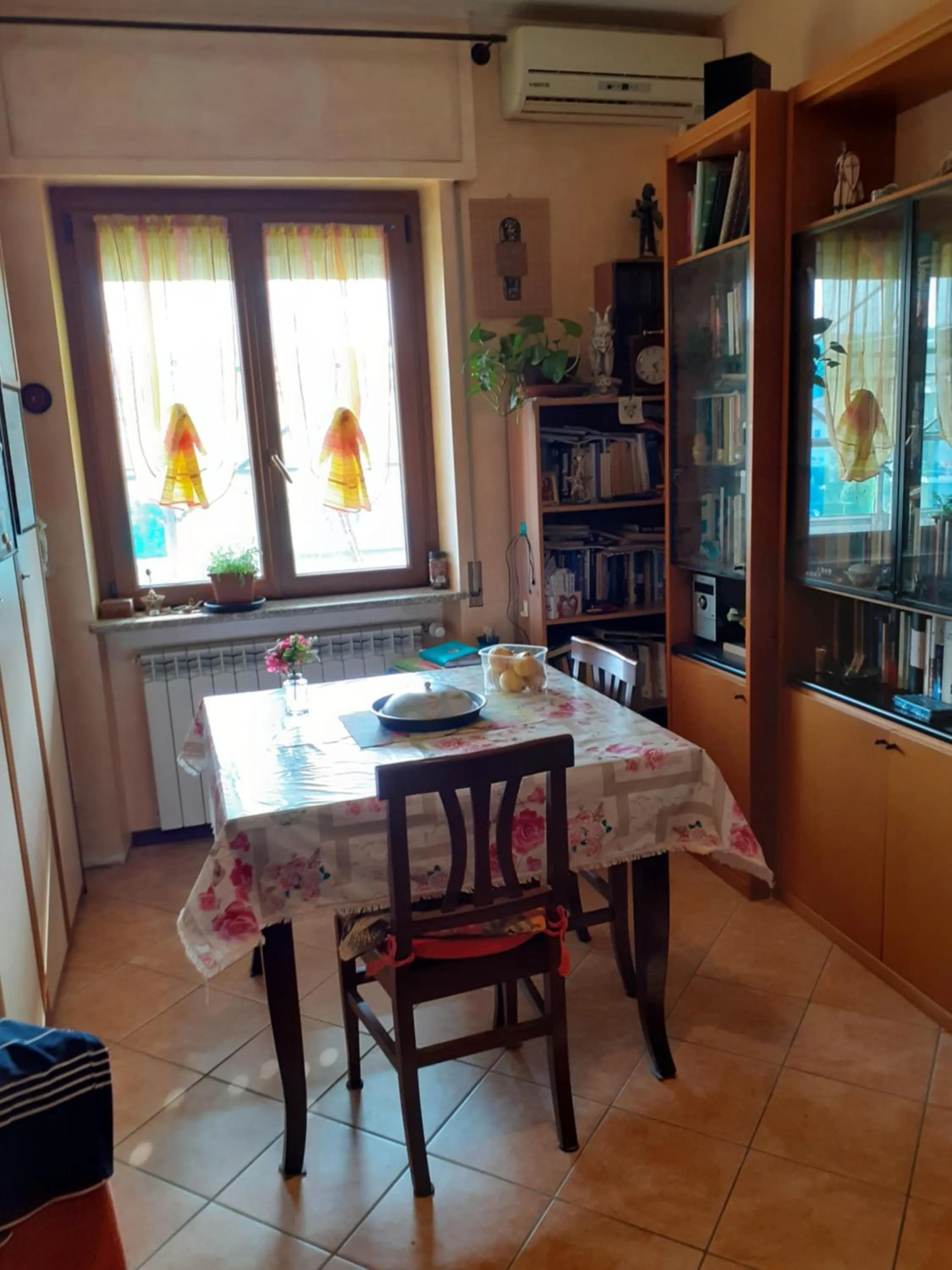 Breakfast in Room country-lake