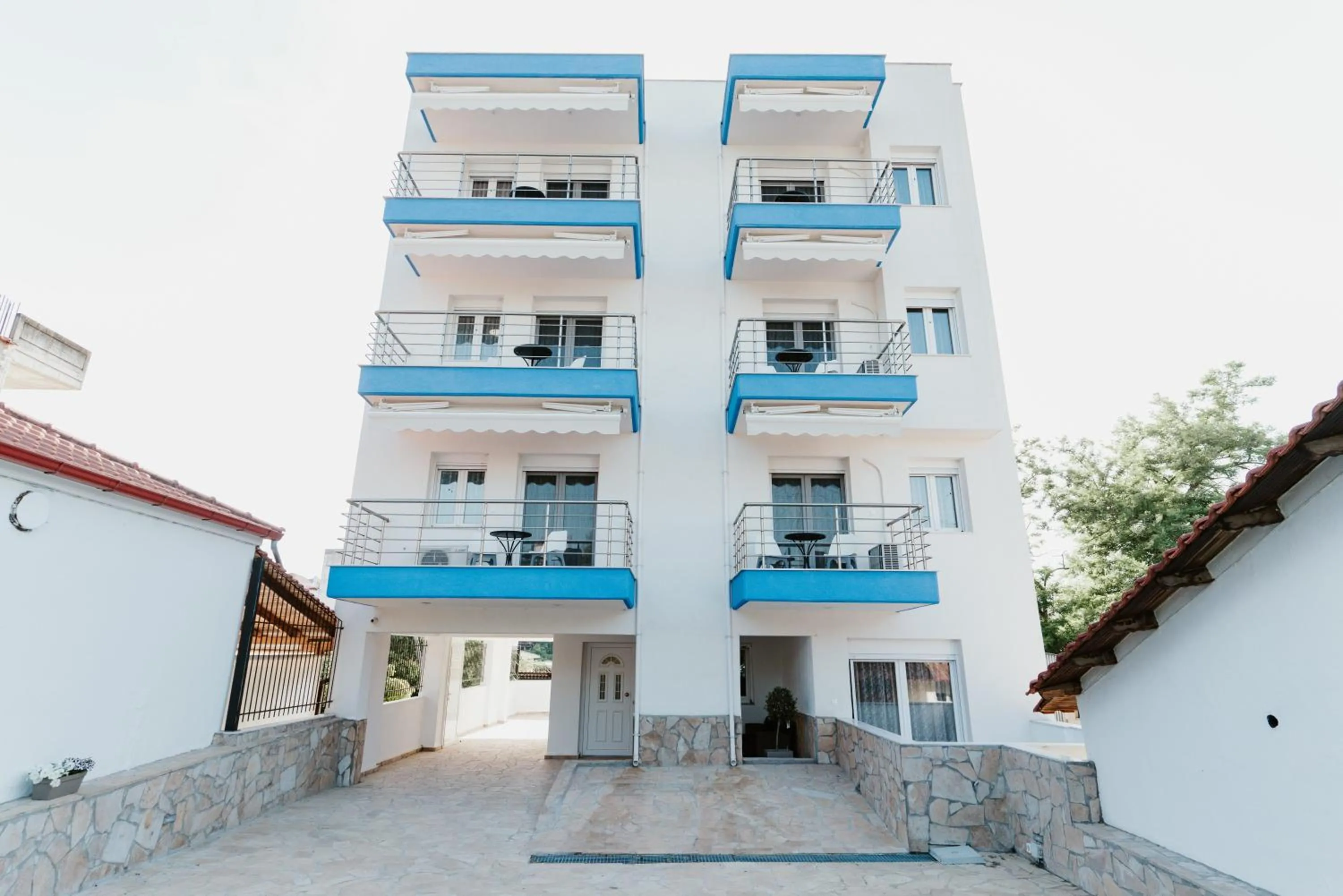 BLUE AND WHITE LUXURY suites