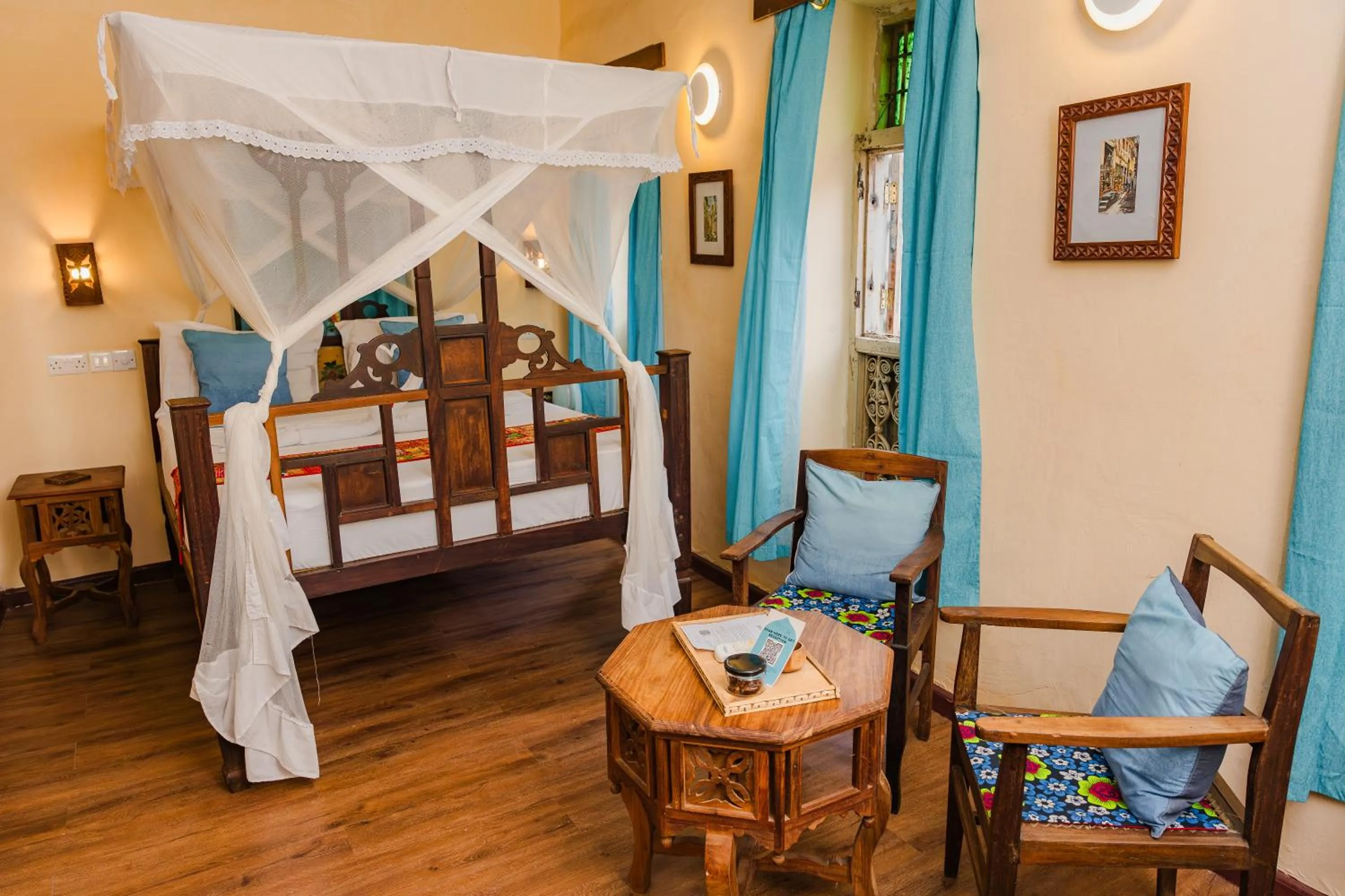 Photo of the whole room, Bed in Emerald Palm Boutique Hotel