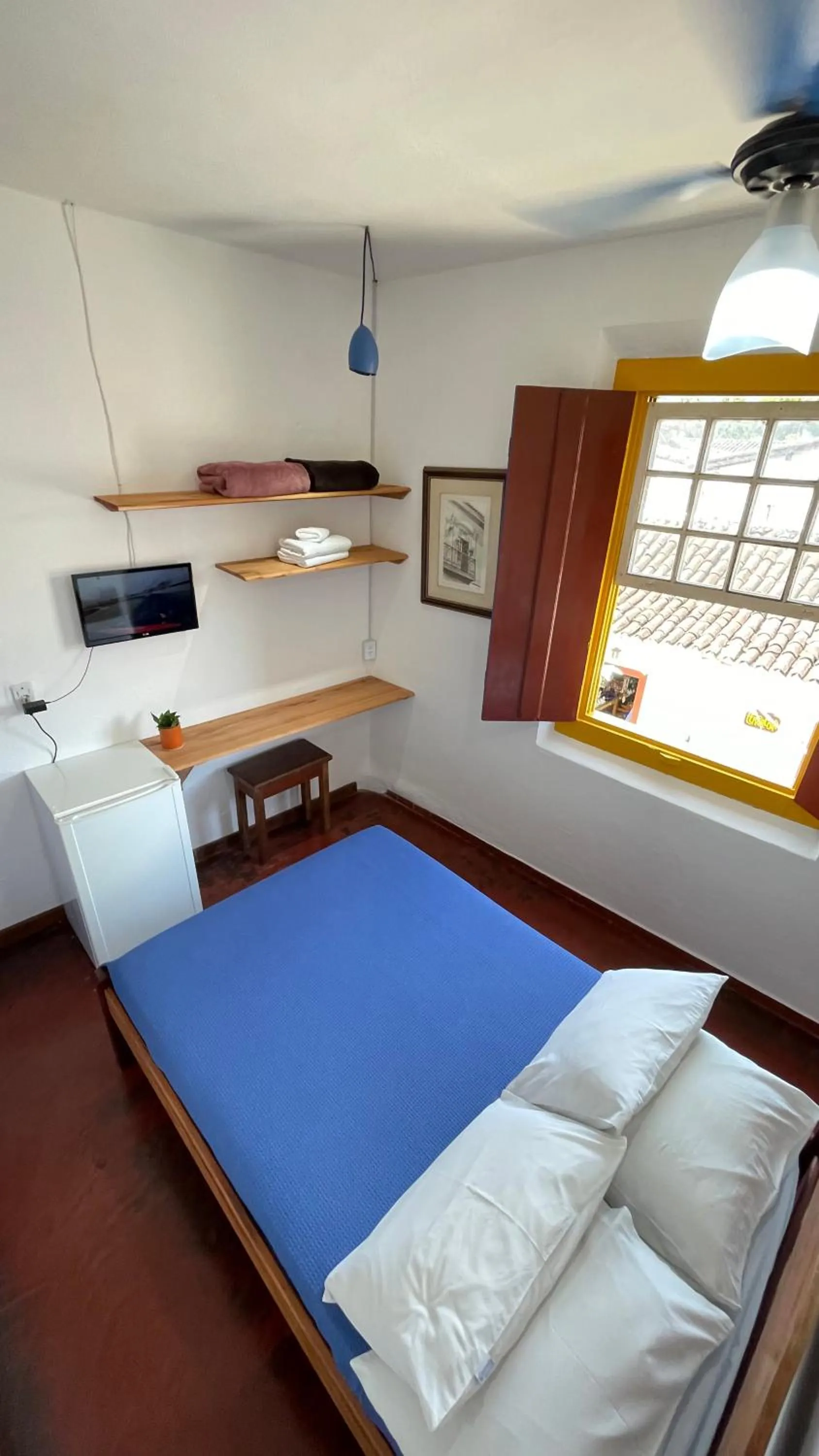 Photo of the whole room, Bed in Café e Prosa Centro Histórico