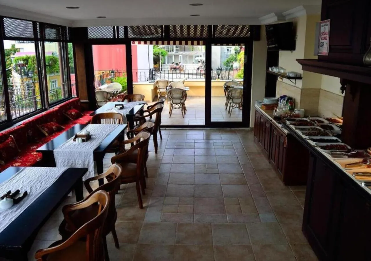 Breakfast in Hanedan Hotel