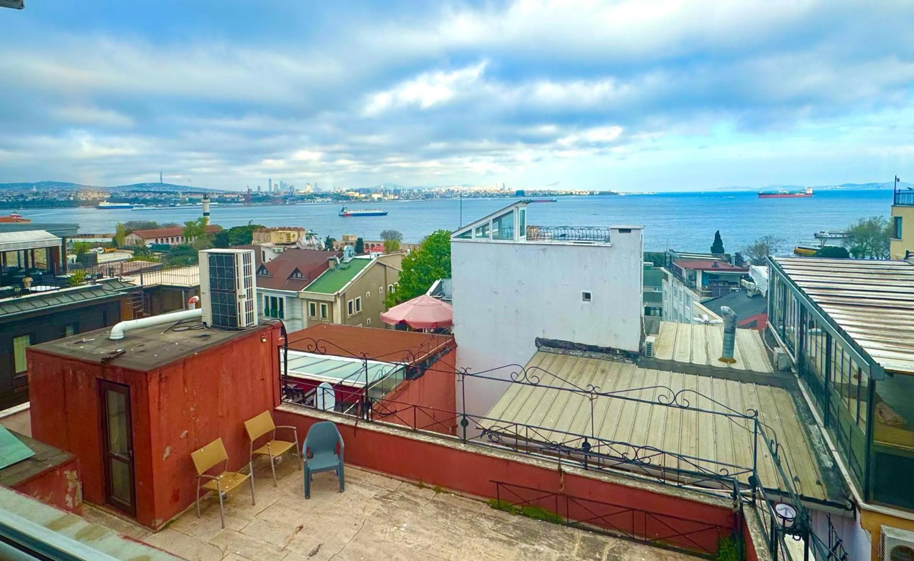 Property building in Hanedan Hotel