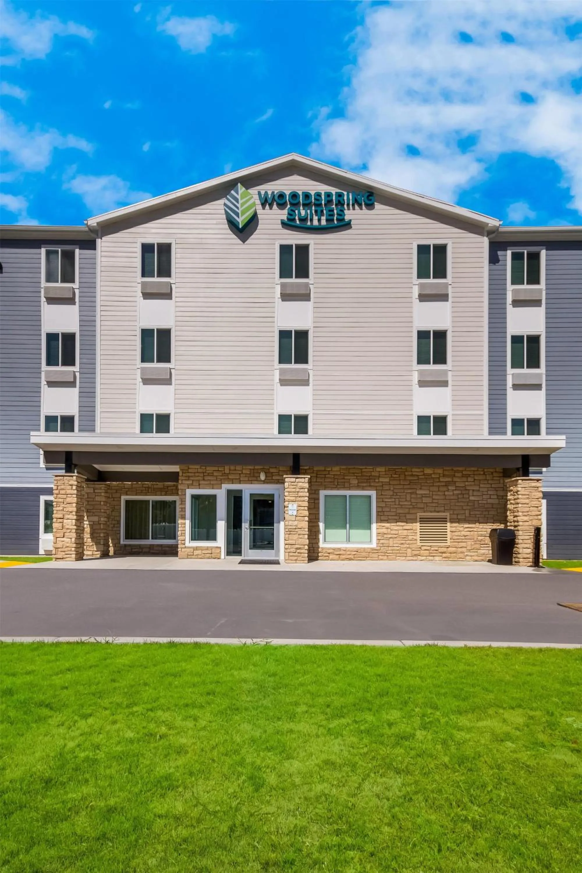 Property building in WoodSpring Suites Panama City Beach