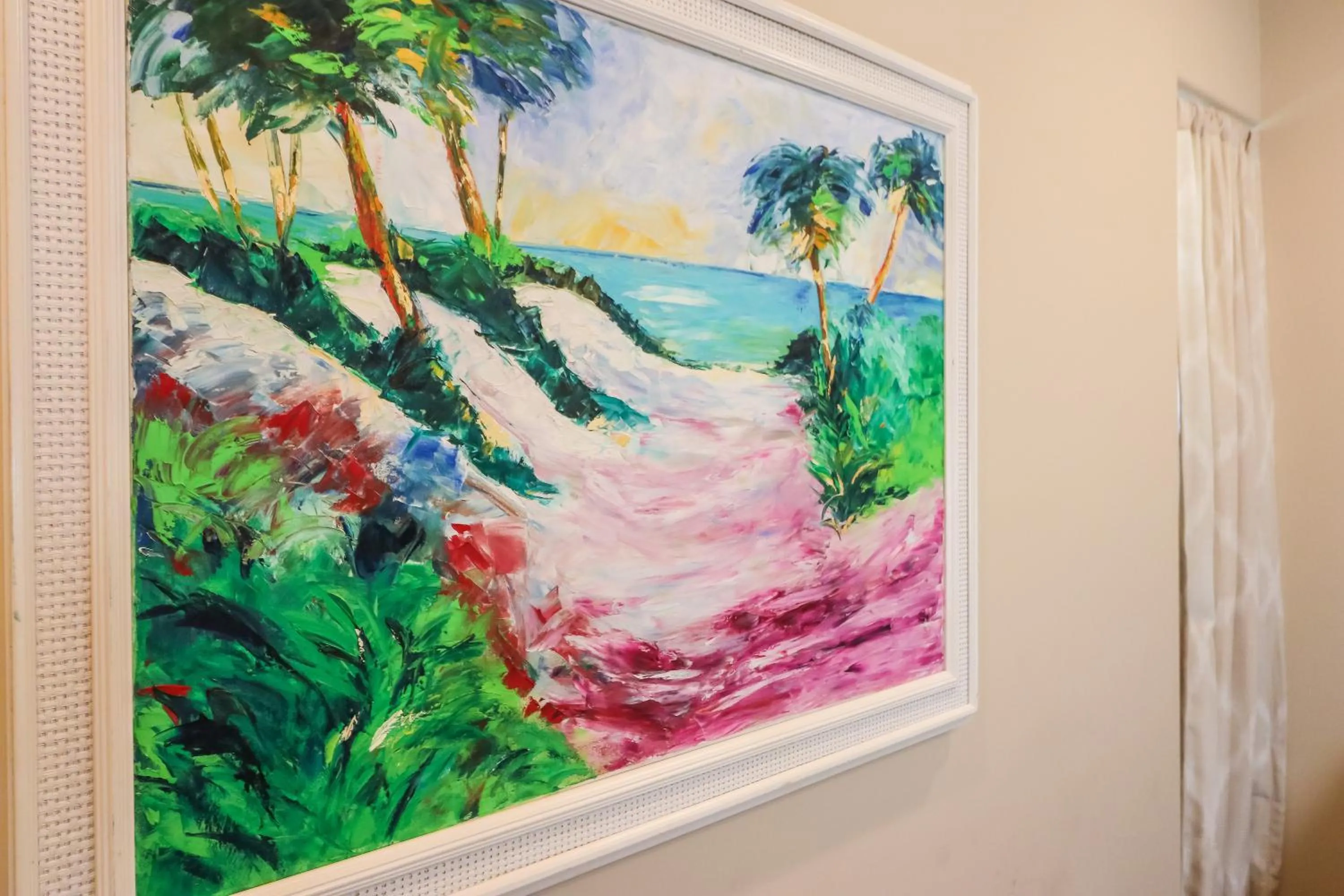 Beachfront Laid Back and Luxurious Diamond Beach Condo - Amazing Pools Amenities