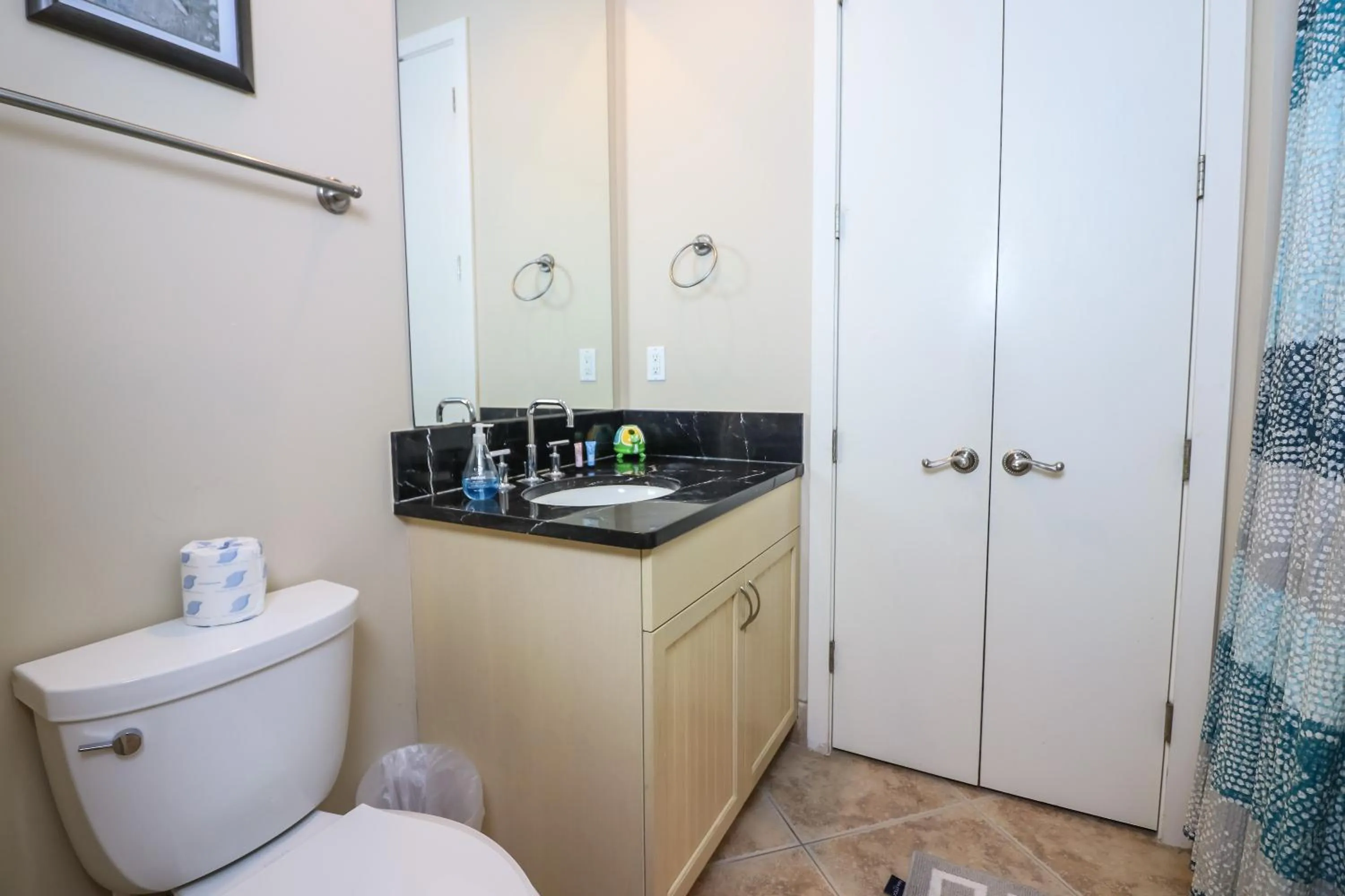 Beachfront Laid Back and Luxurious Diamond Beach Condo - Amazing Pools Amenities