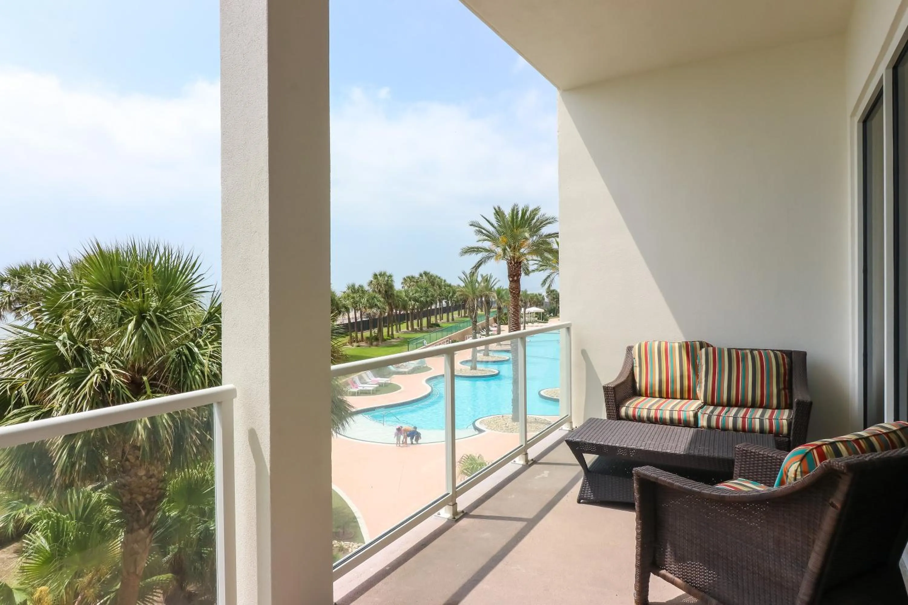 Beachfront Laid Back and Luxurious Diamond Beach Condo - Amazing Pools Amenities