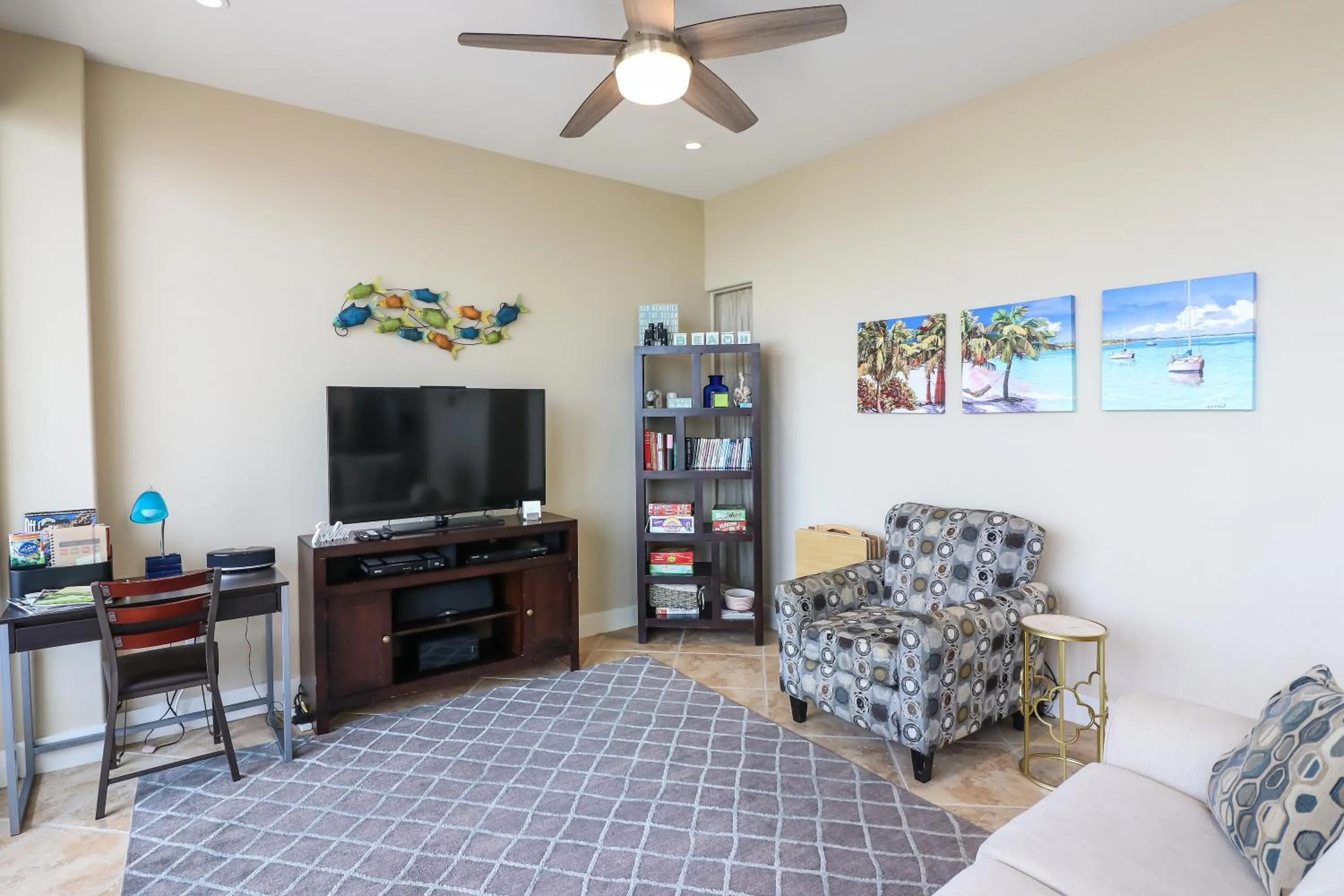 Beachfront Laid Back and Luxurious Diamond Beach Condo - Amazing Pools Amenities