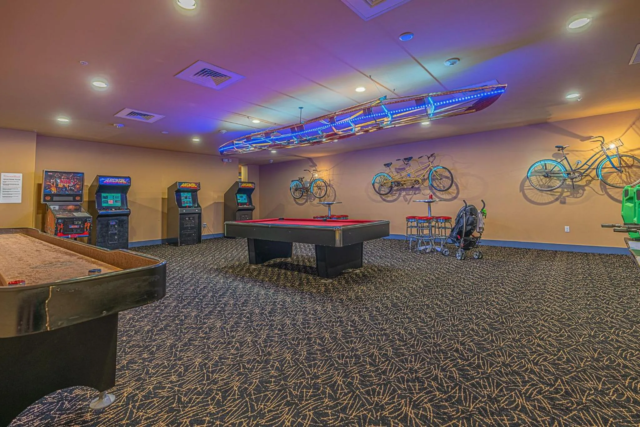 Beachfront Laid Back and Luxurious Diamond Beach Condo - Amazing Pools Amenities