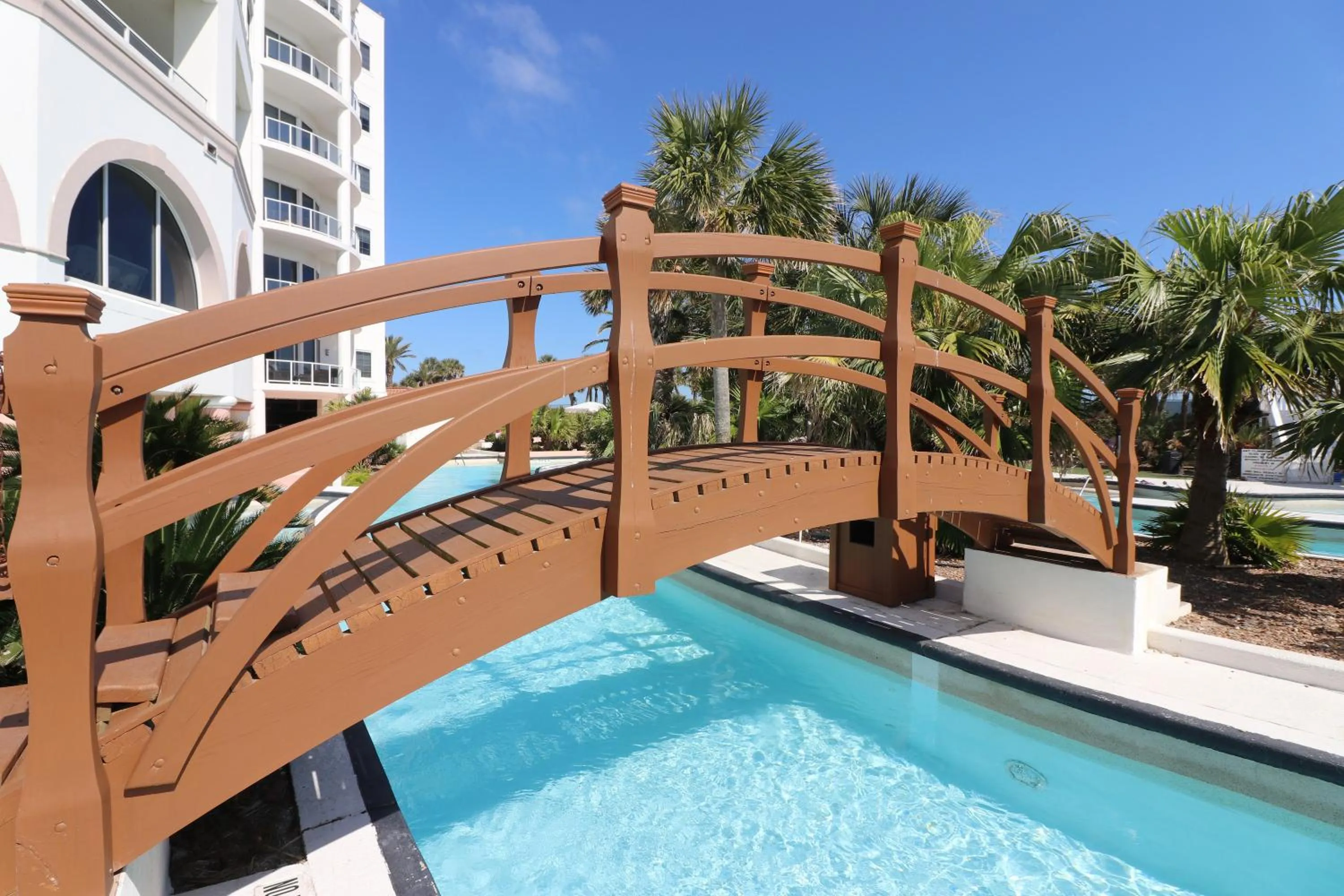 Beachfront Laid Back and Luxurious Diamond Beach Condo - Amazing Pools Amenities