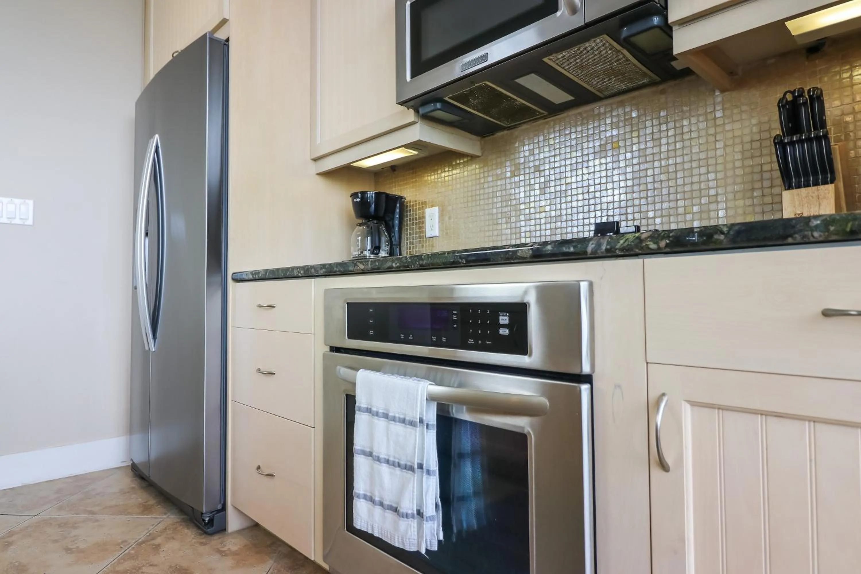 Beachfront Laid Back and Luxurious Diamond Beach Condo - Amazing Pools Amenities