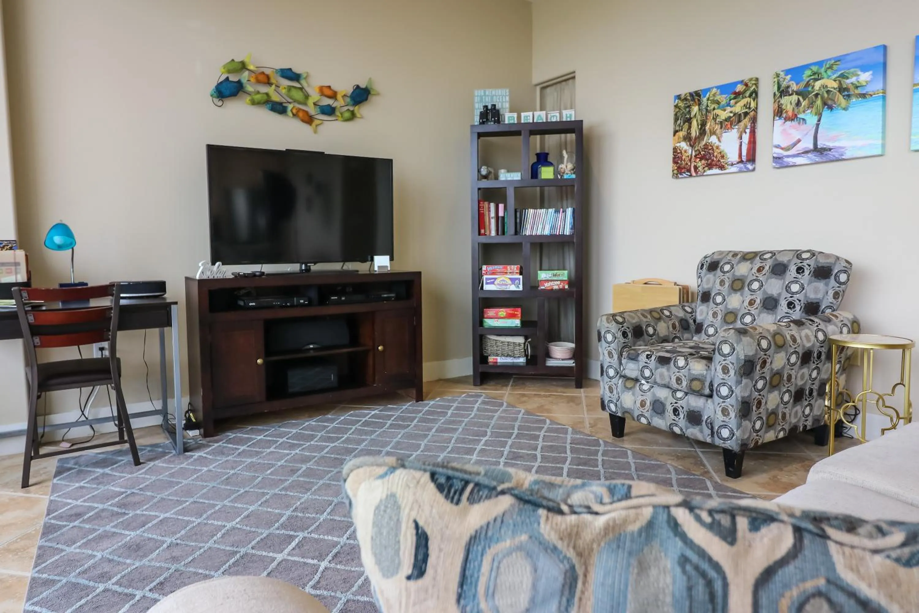 Beachfront Laid Back and Luxurious Diamond Beach Condo - Amazing Pools Amenities