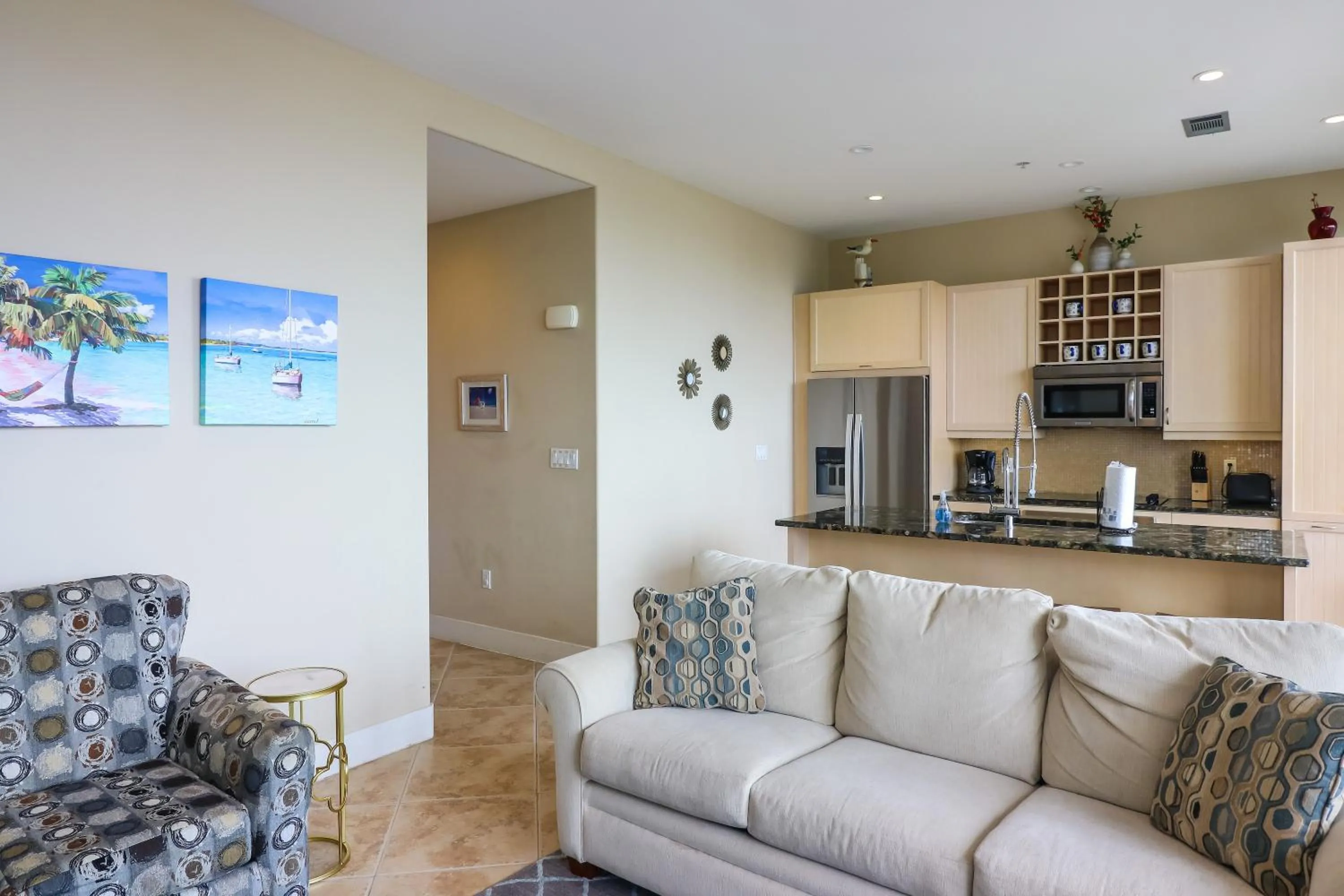 Beachfront Laid Back and Luxurious Diamond Beach Condo - Amazing Pools Amenities