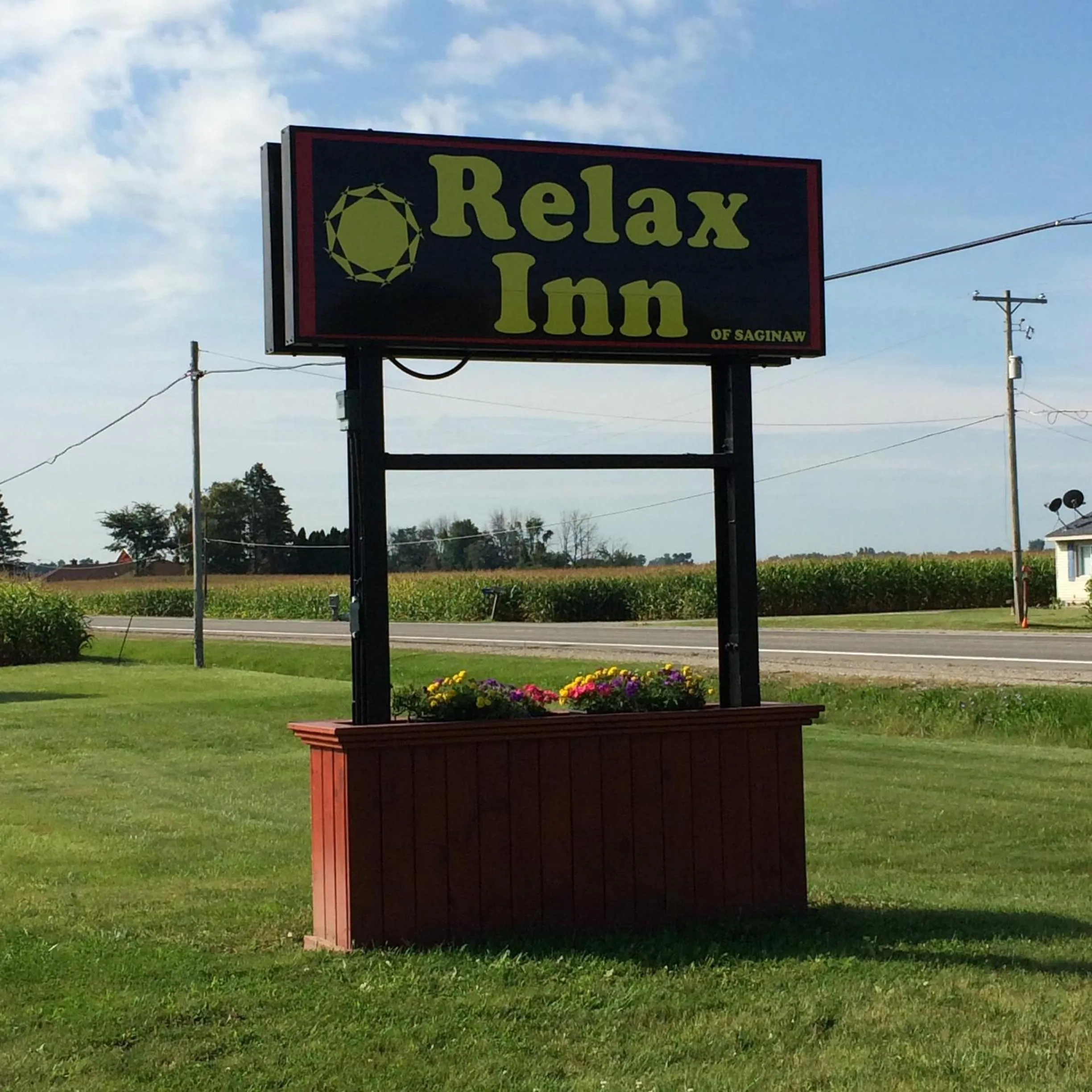 Facade/entrance in Relax Inn - Saginaw