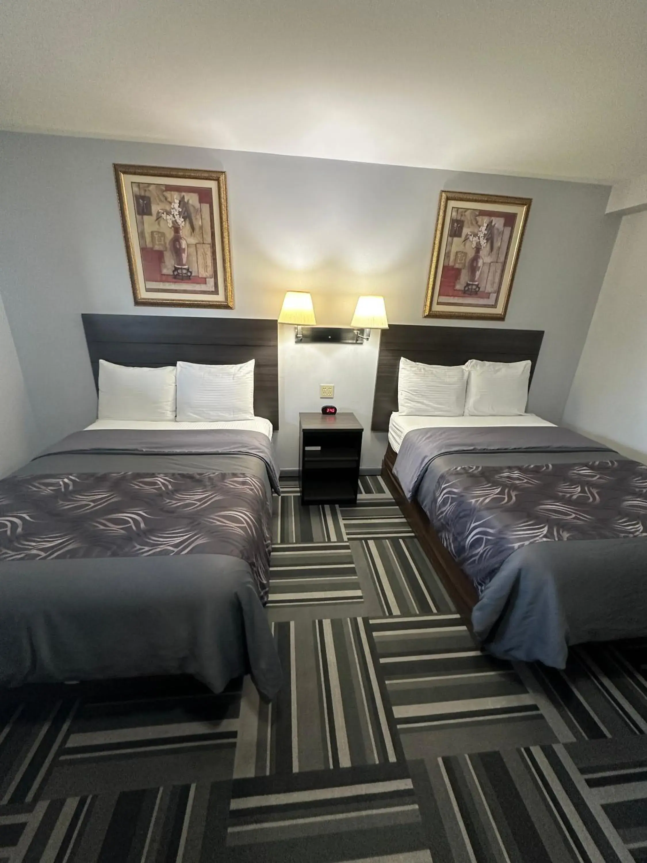 Double Room with Two Double Beds in Relax Inn - Saginaw Double Room with Two Double Beds in Relax Inn - Saginaw