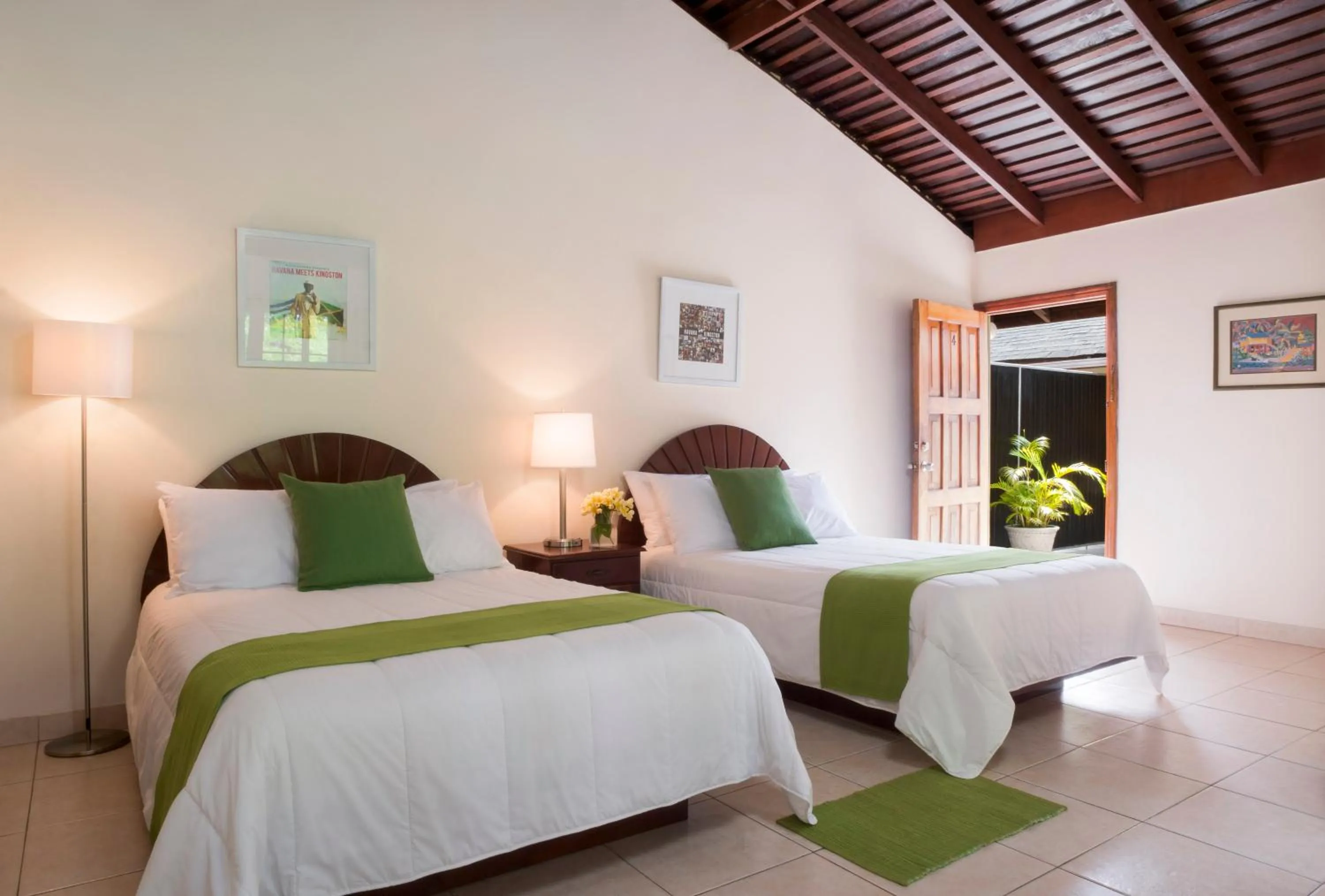 Bedroom, Bed in White Sands Negril