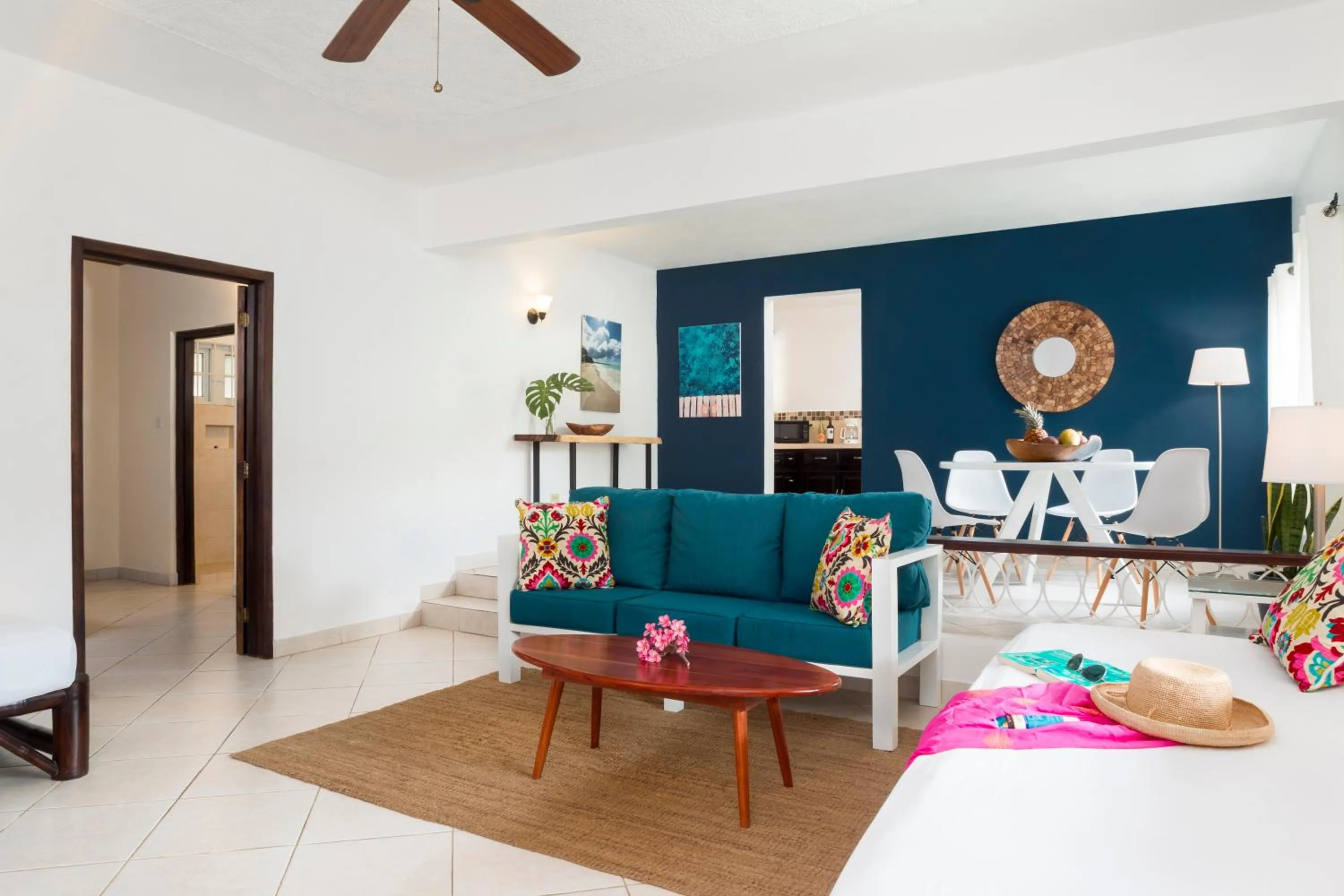 Living room, Bed in White Sands Negril