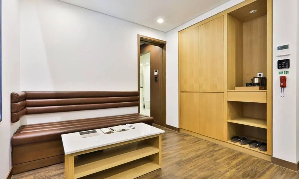 Jongro Makers X pretty Hotel